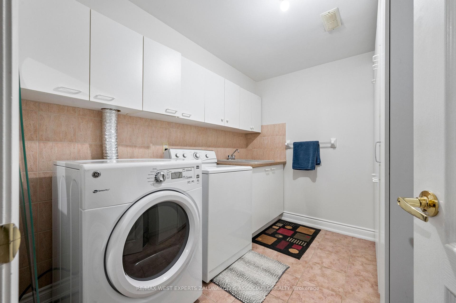 59 Forest Fountain Drive photo 34