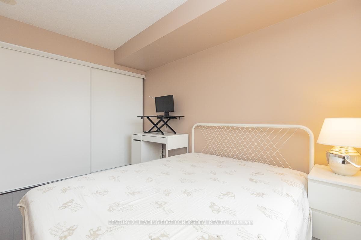 10 Northtown Way Unit 1407 photo 17