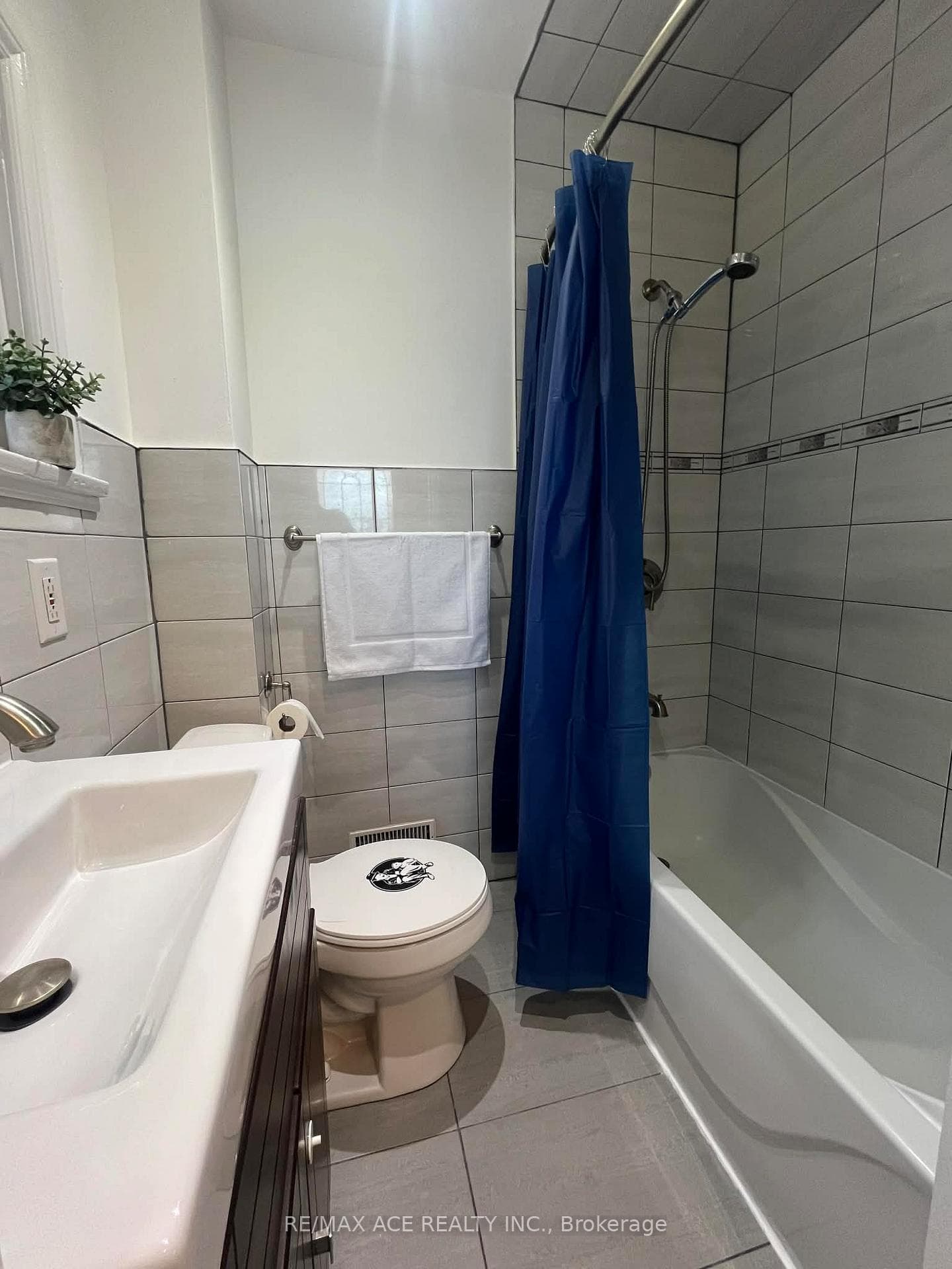 12 Mahoney Avenue Unit Main photo 9