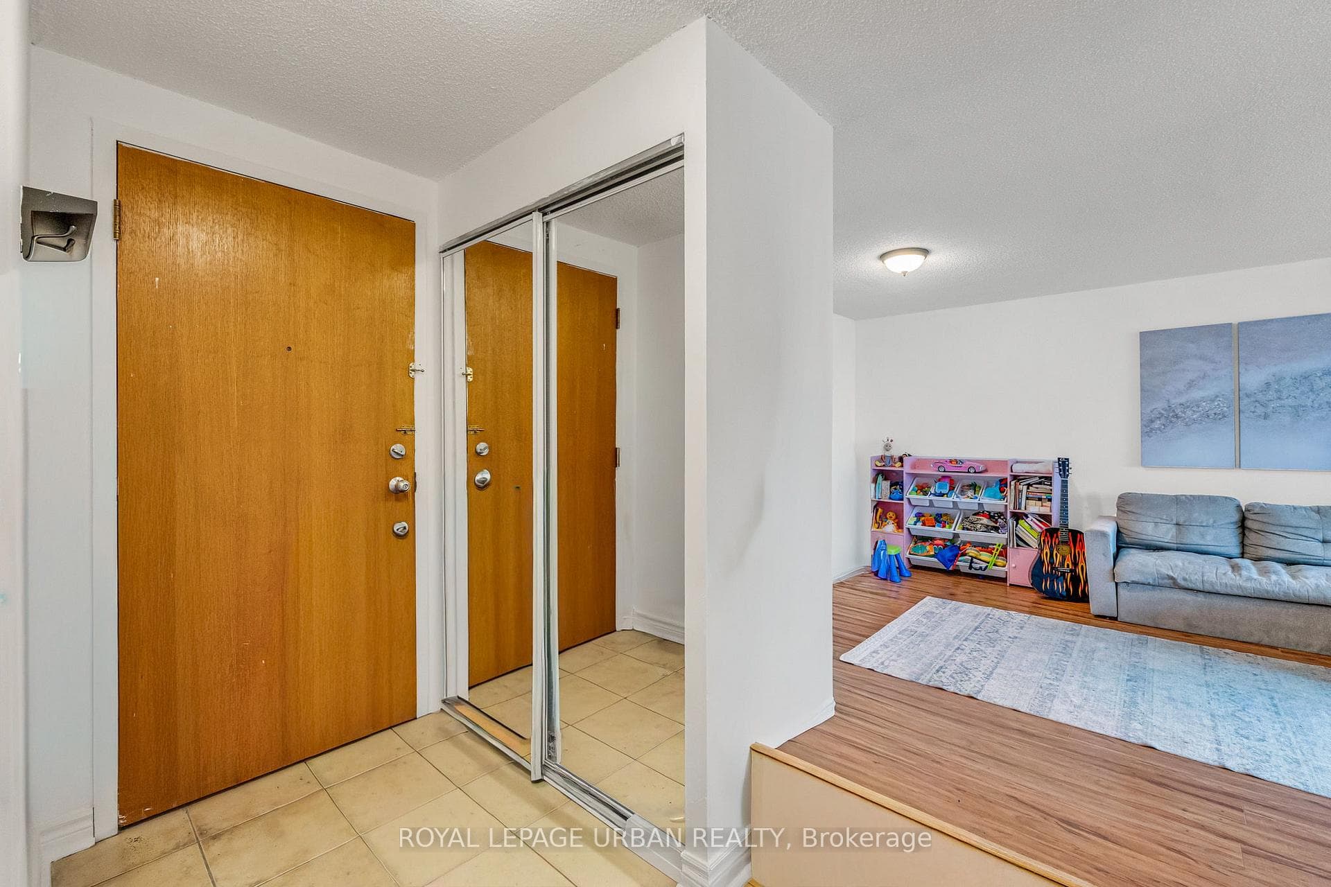 61 Markbrook Lane Unit 1210 photo 3