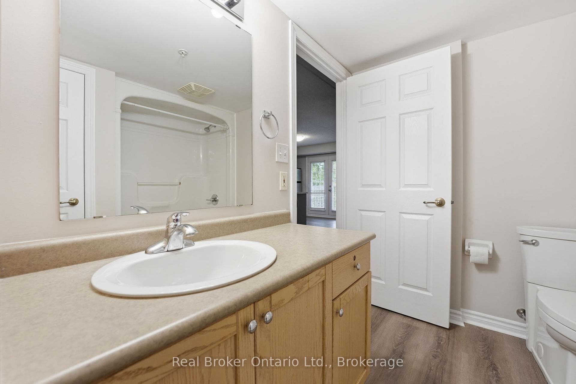 2065 Appleby Line Unit 205 photo 16