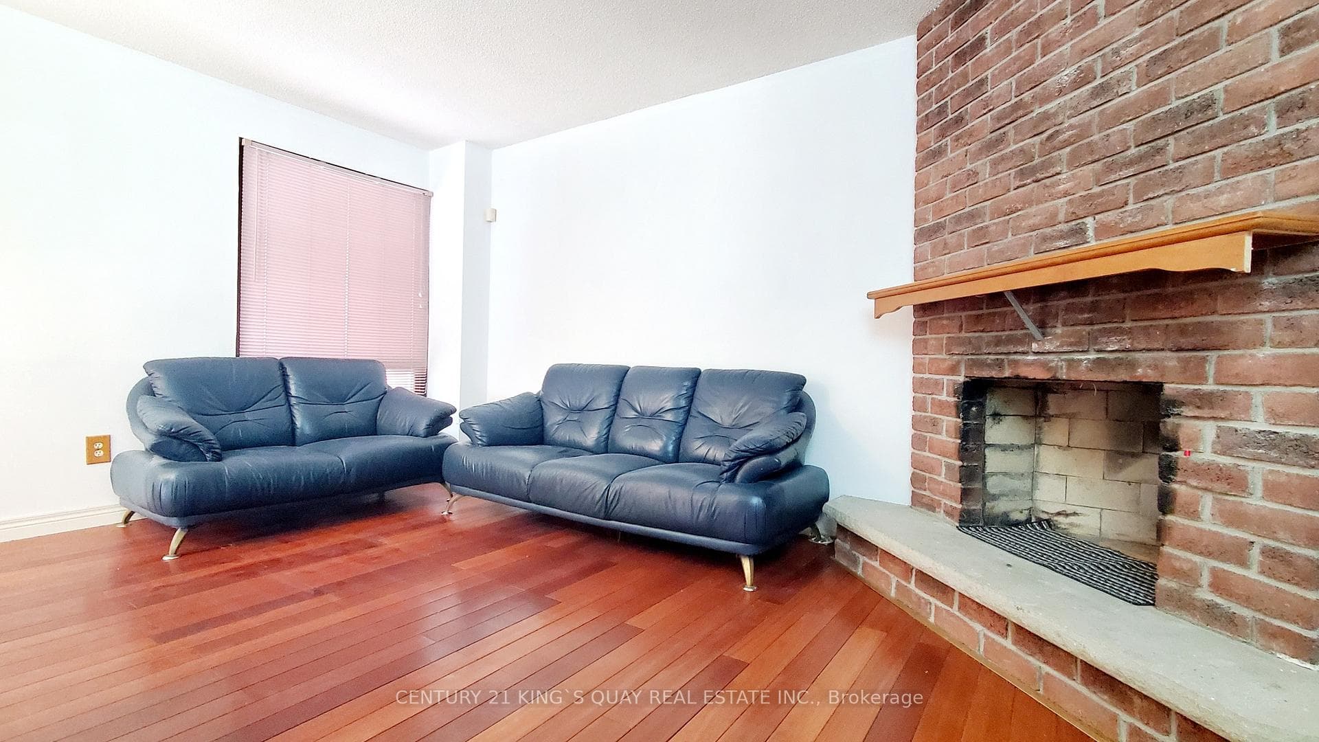 6 Cottsmore Crescent photo 6