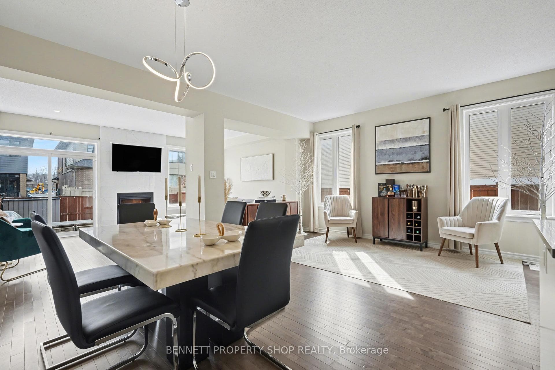 554 Stargazer Crescent photo 6
