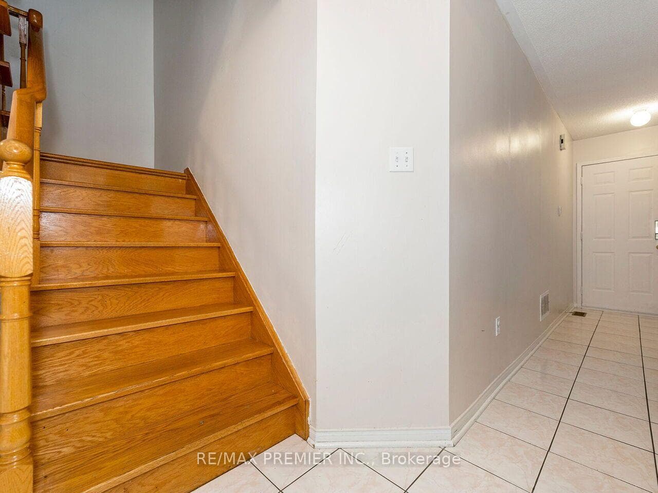 32 Stonebriar Drive photo 18