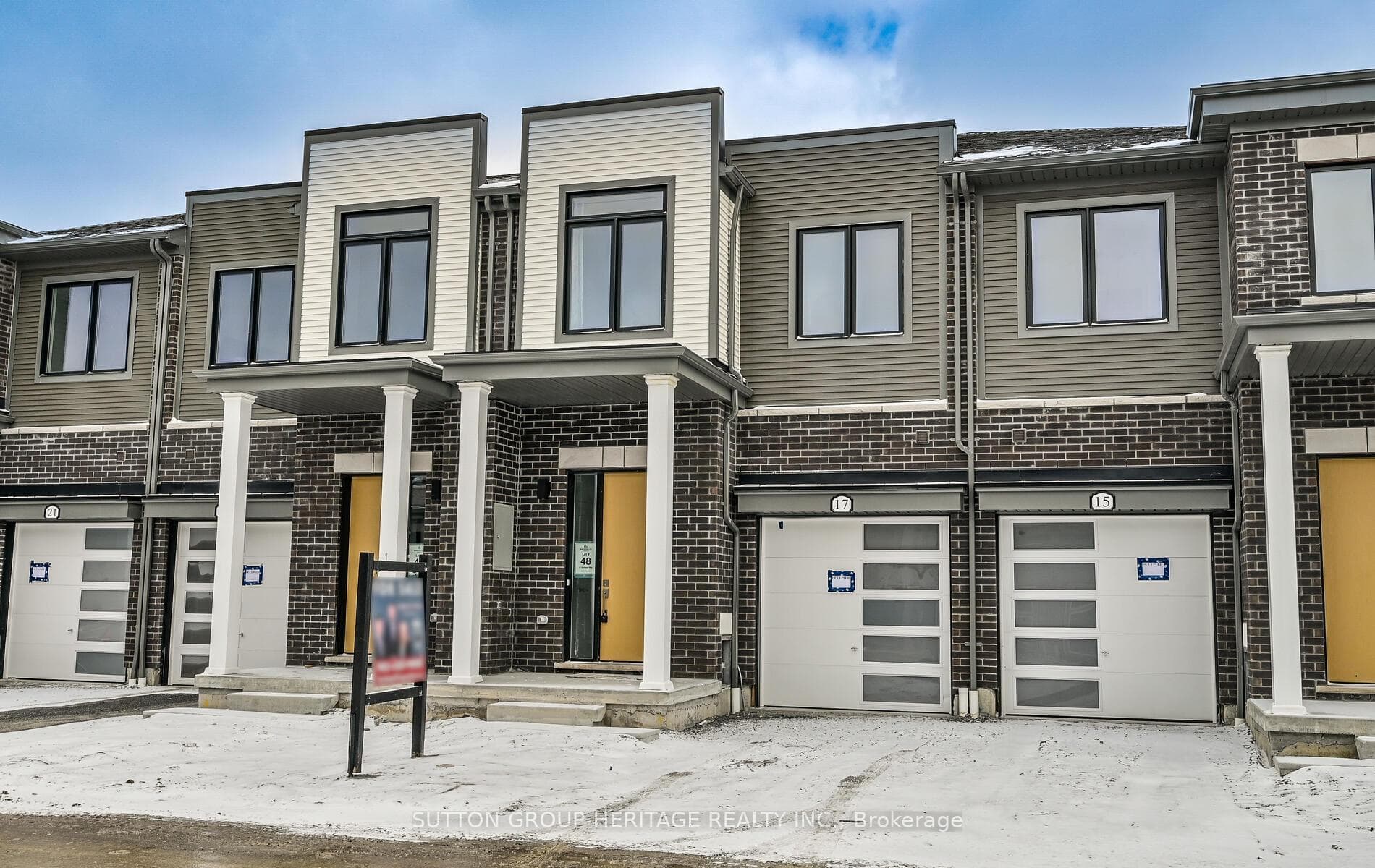 17 Sorbara Way photo 2