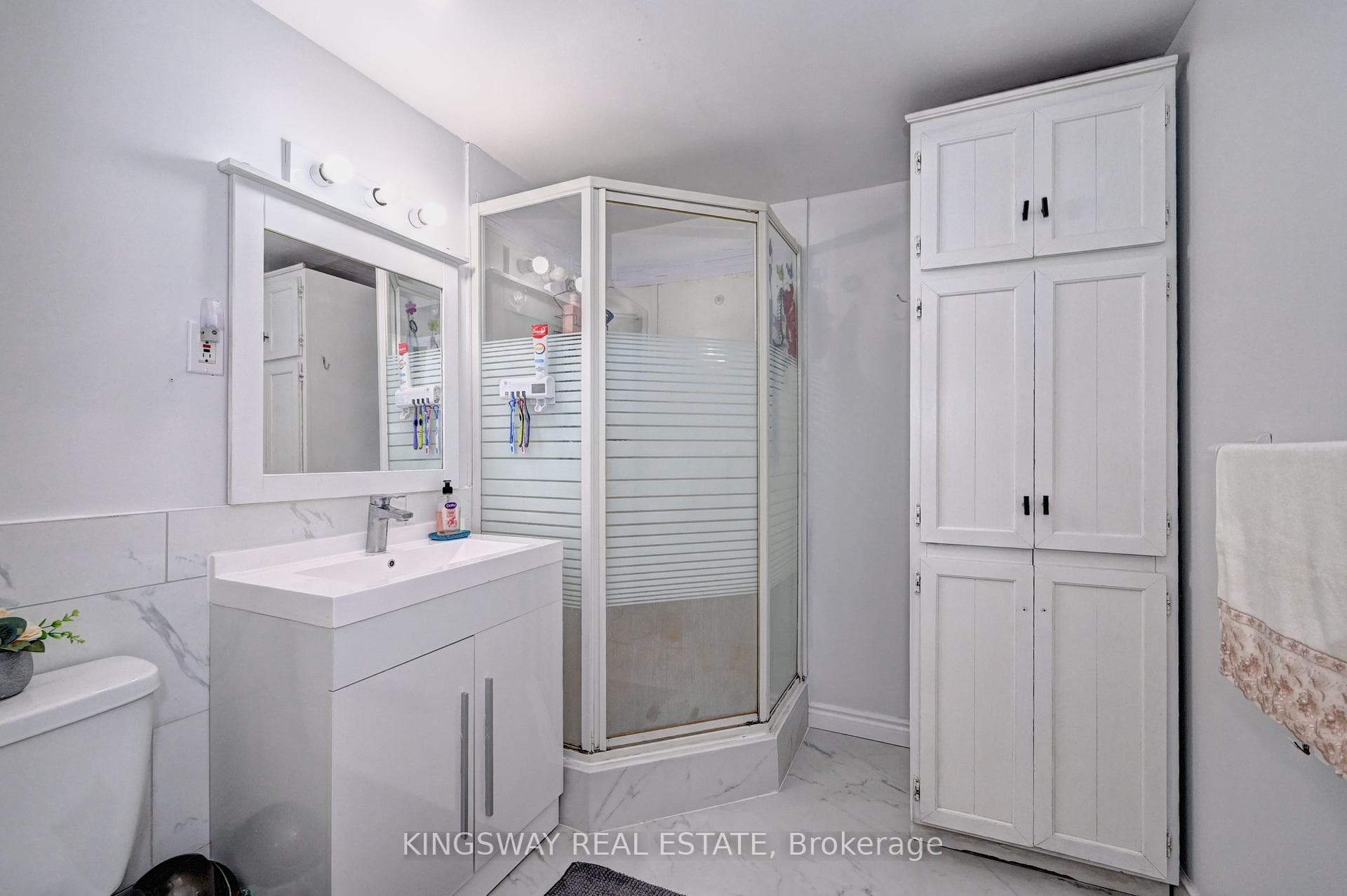 300 BLACKWELL Drive photo 22