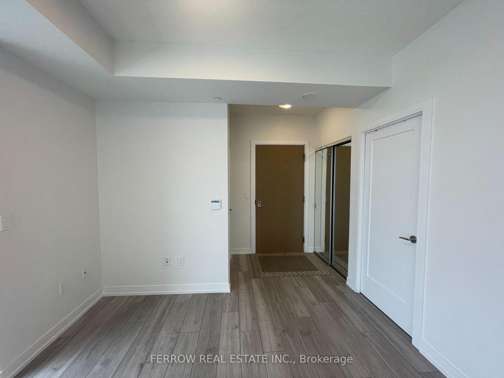 225 Village Green Square Unit 2803 photo 3