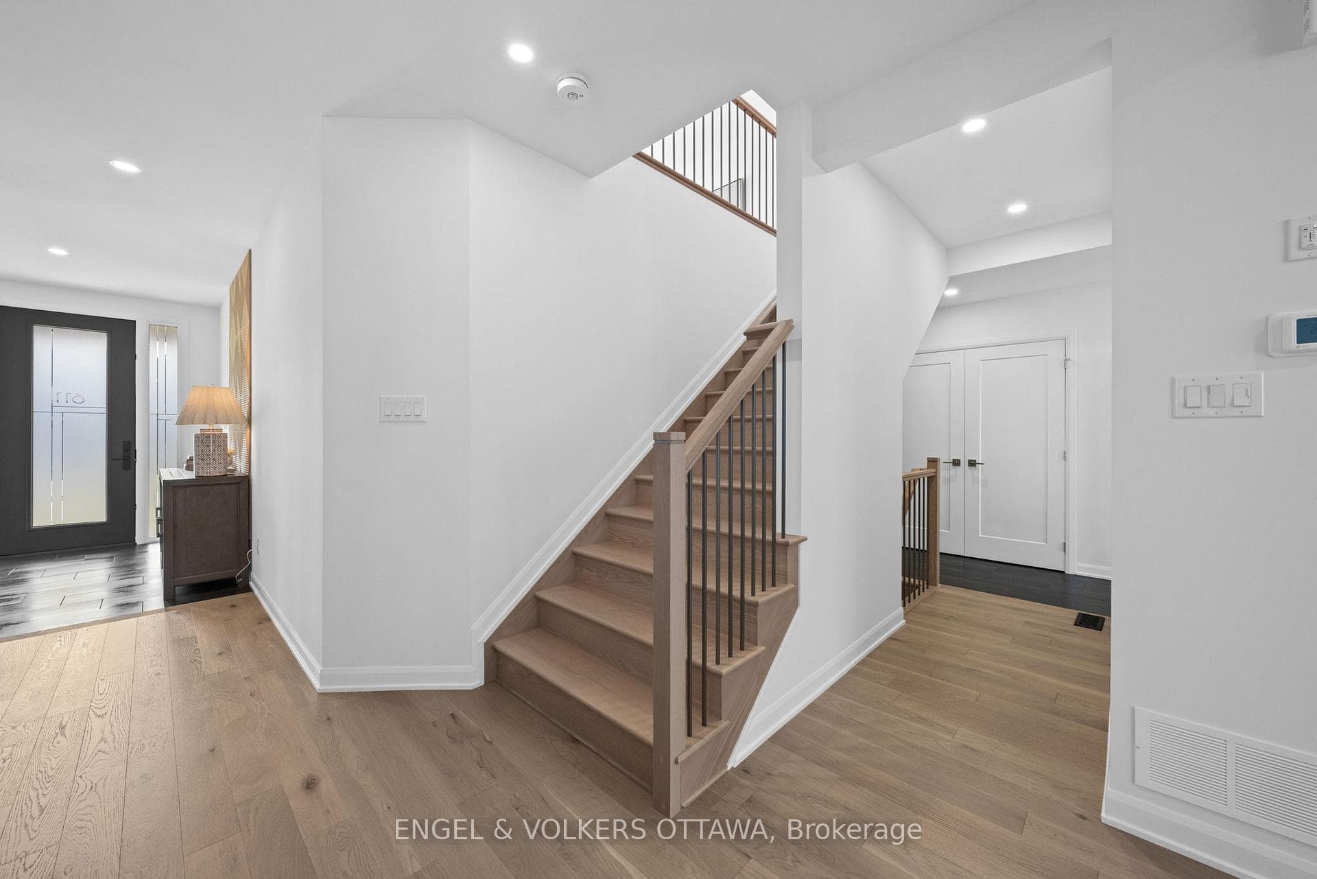 611 Ribbon Street photo 23