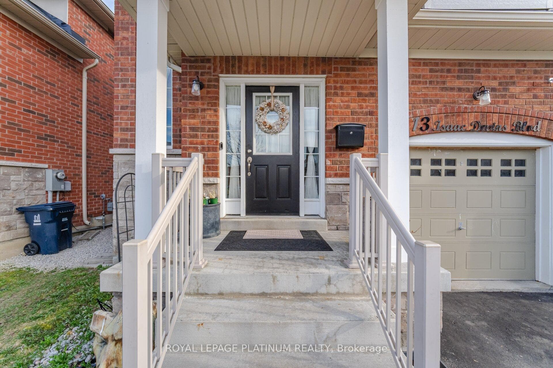 13 Isaac Devins Boulevard photo 4