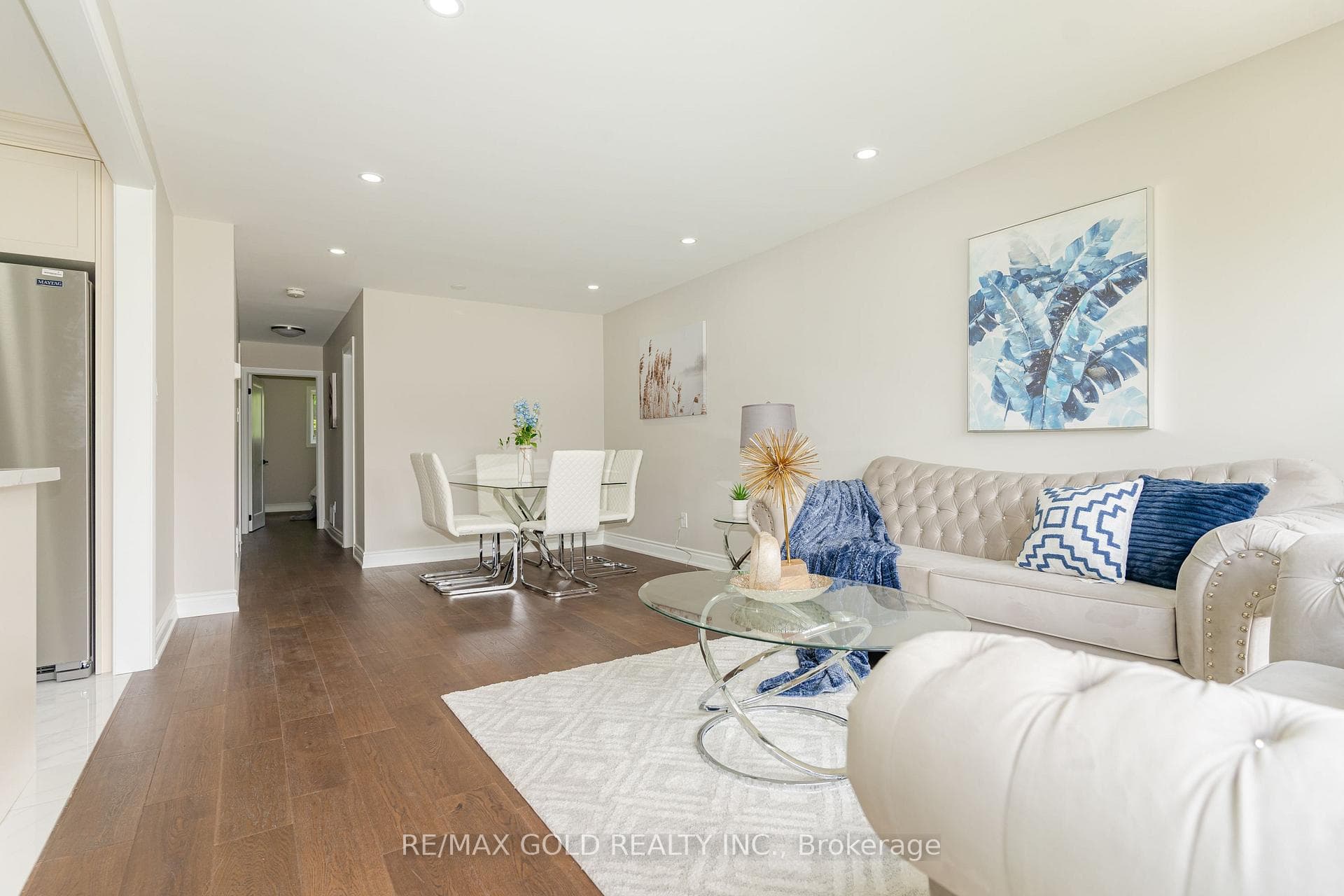 20 Aintree Crescent photo 8
