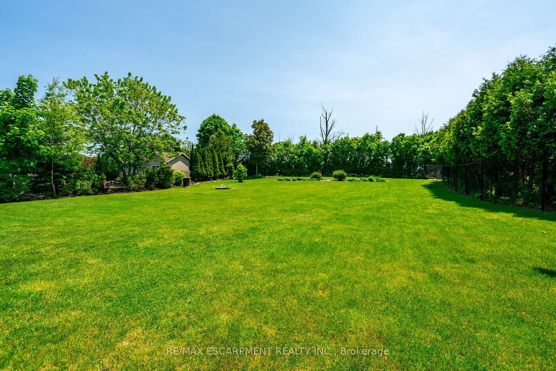 19 Savona Crescent photo 44