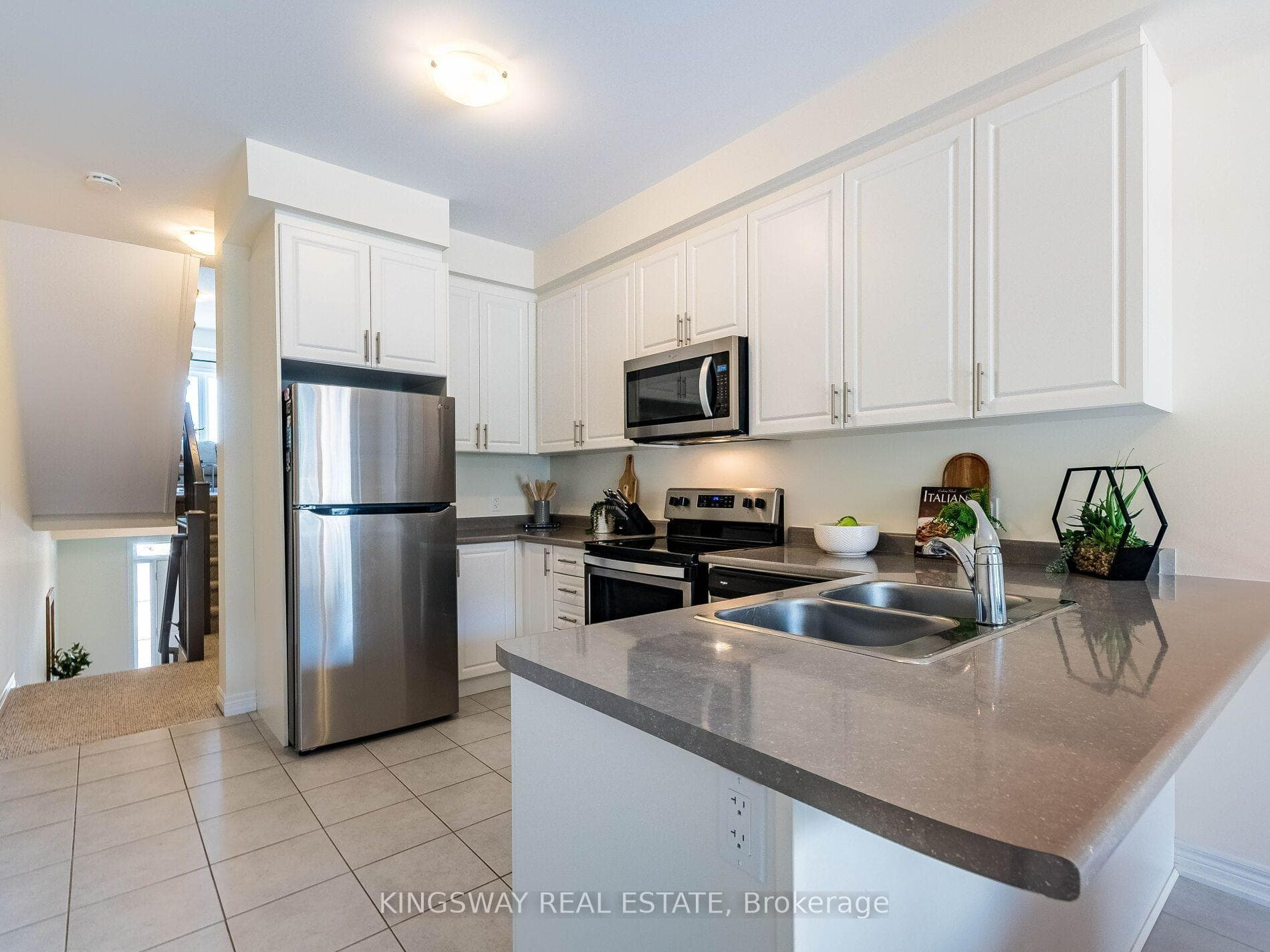 279 Skinner Road photo 5