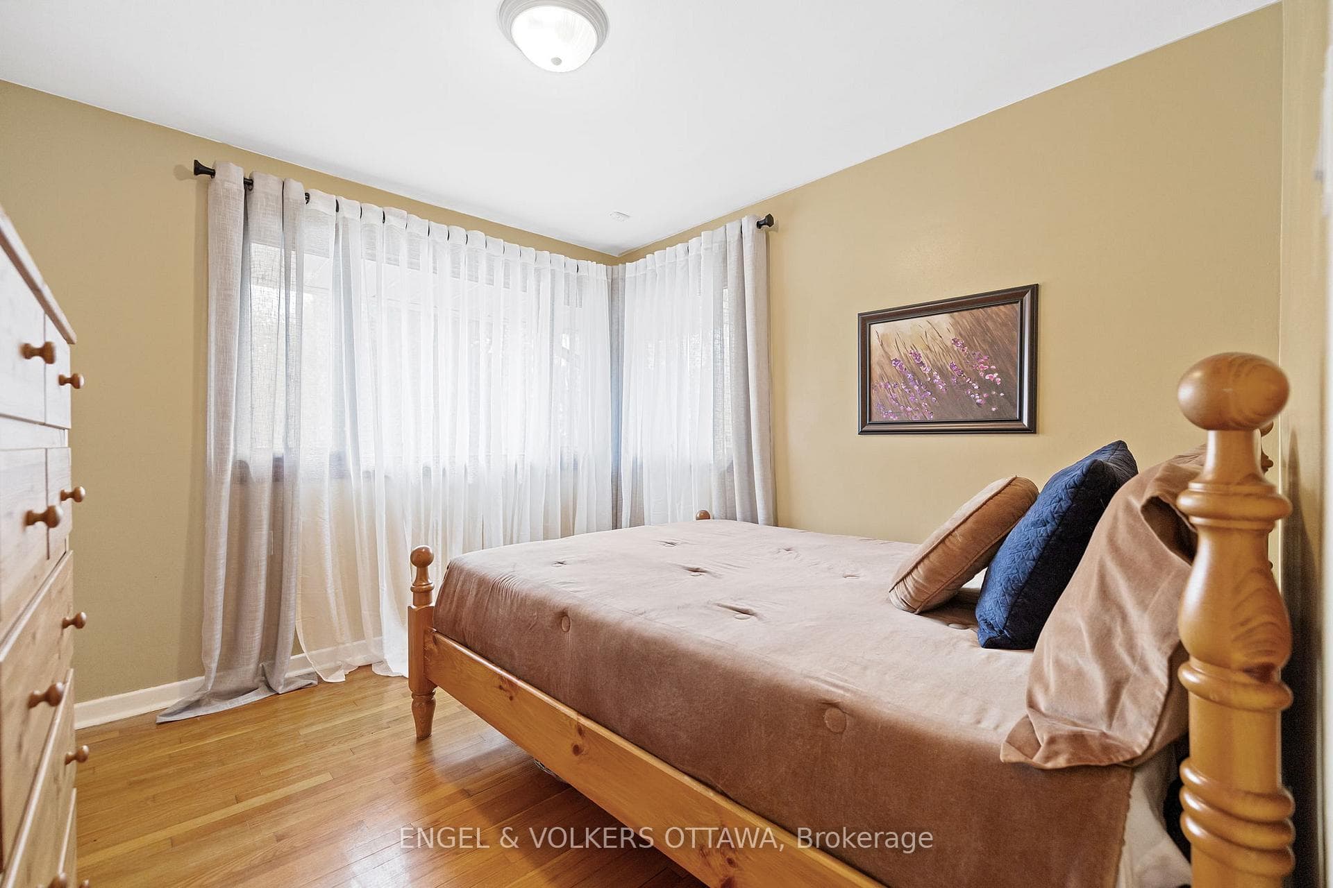 2055 Thorne Avenue photo 18