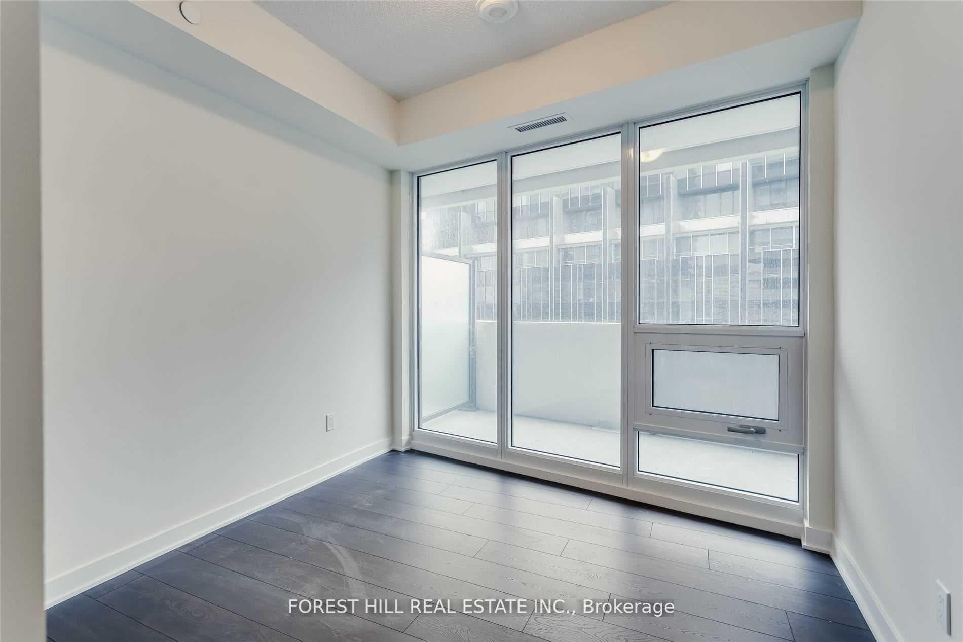 2221 Yonge Street Unit 4511 photo 9