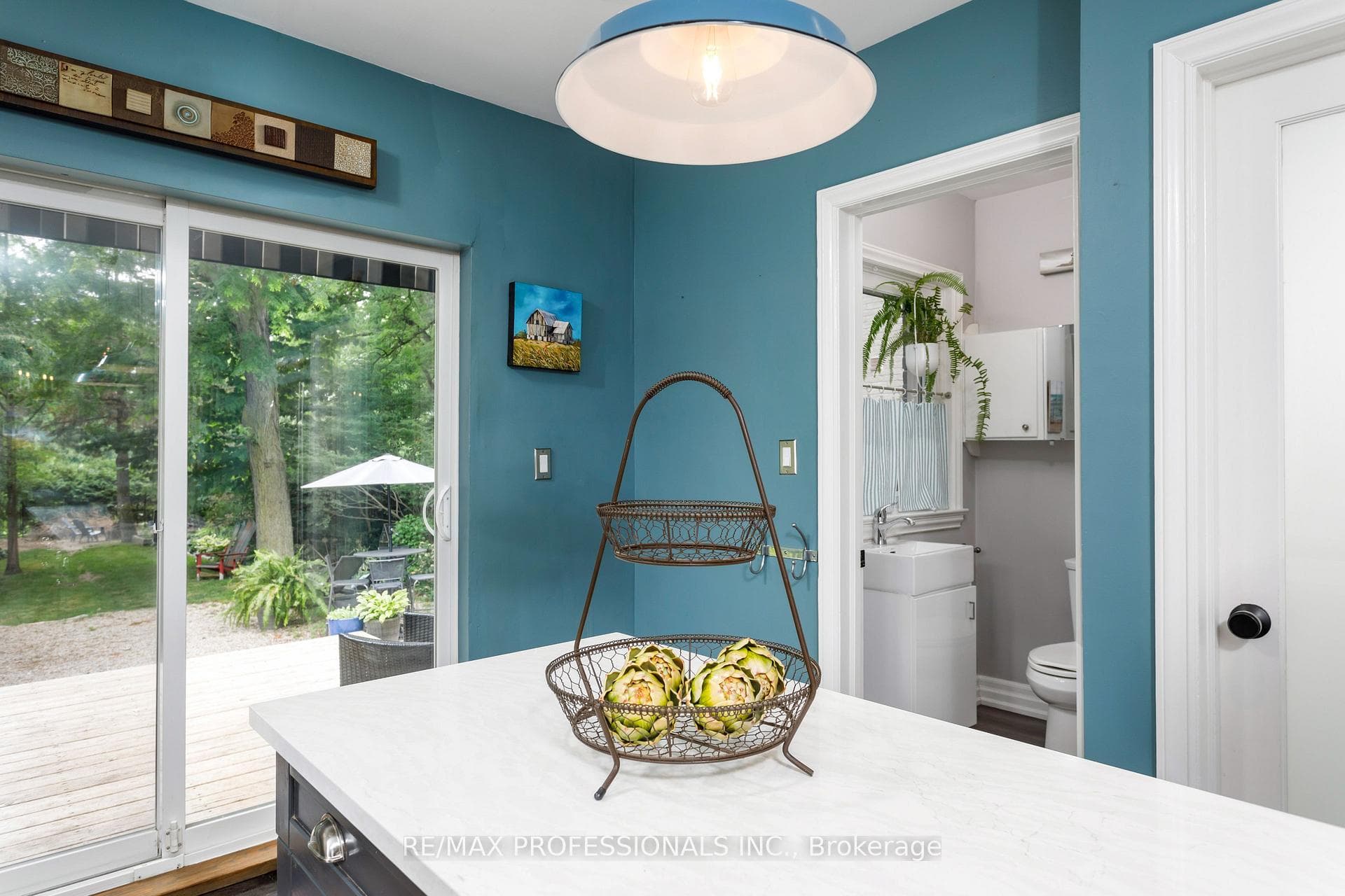 1364 Islington Avenue photo 17