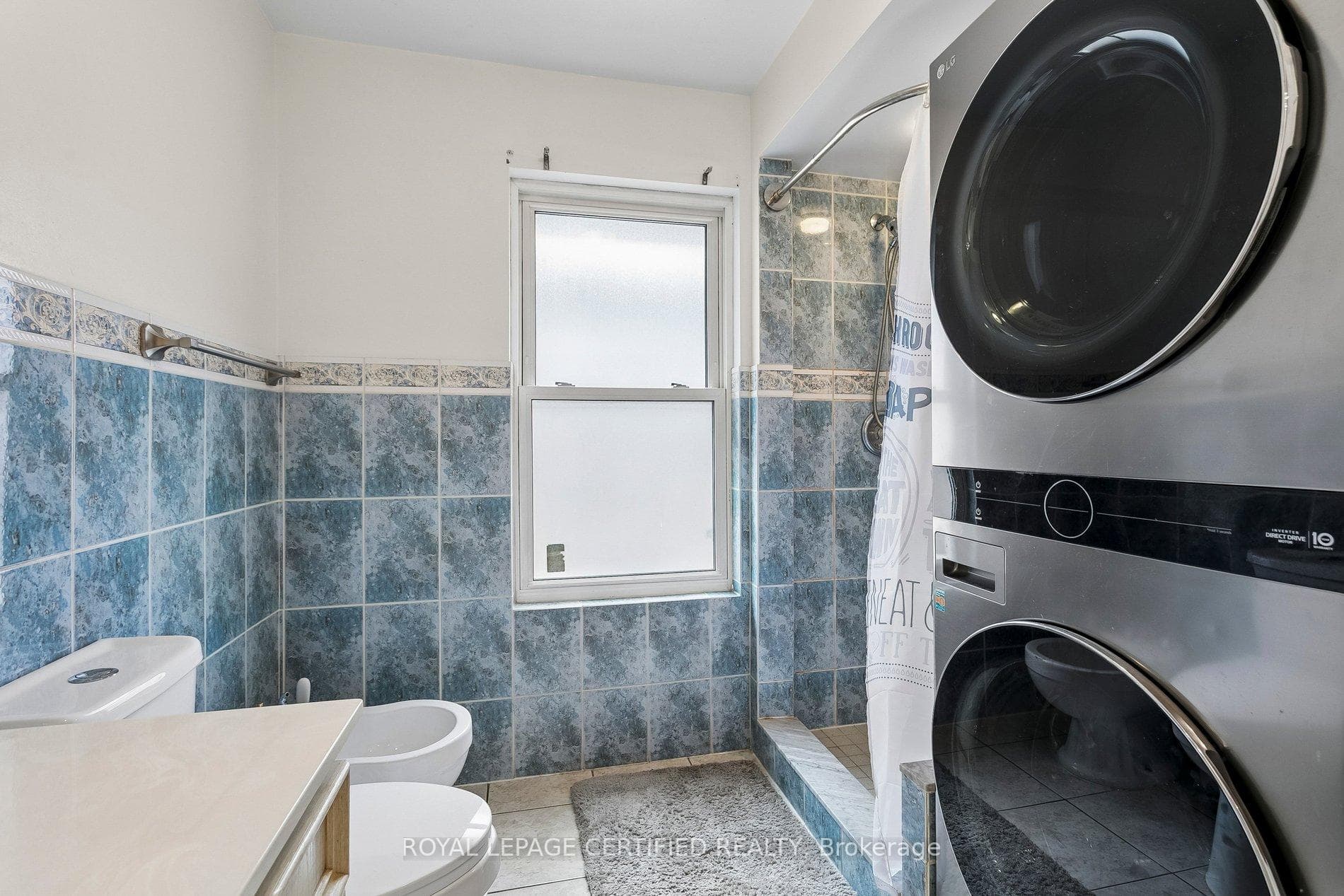 33 Donald Avenue photo 19