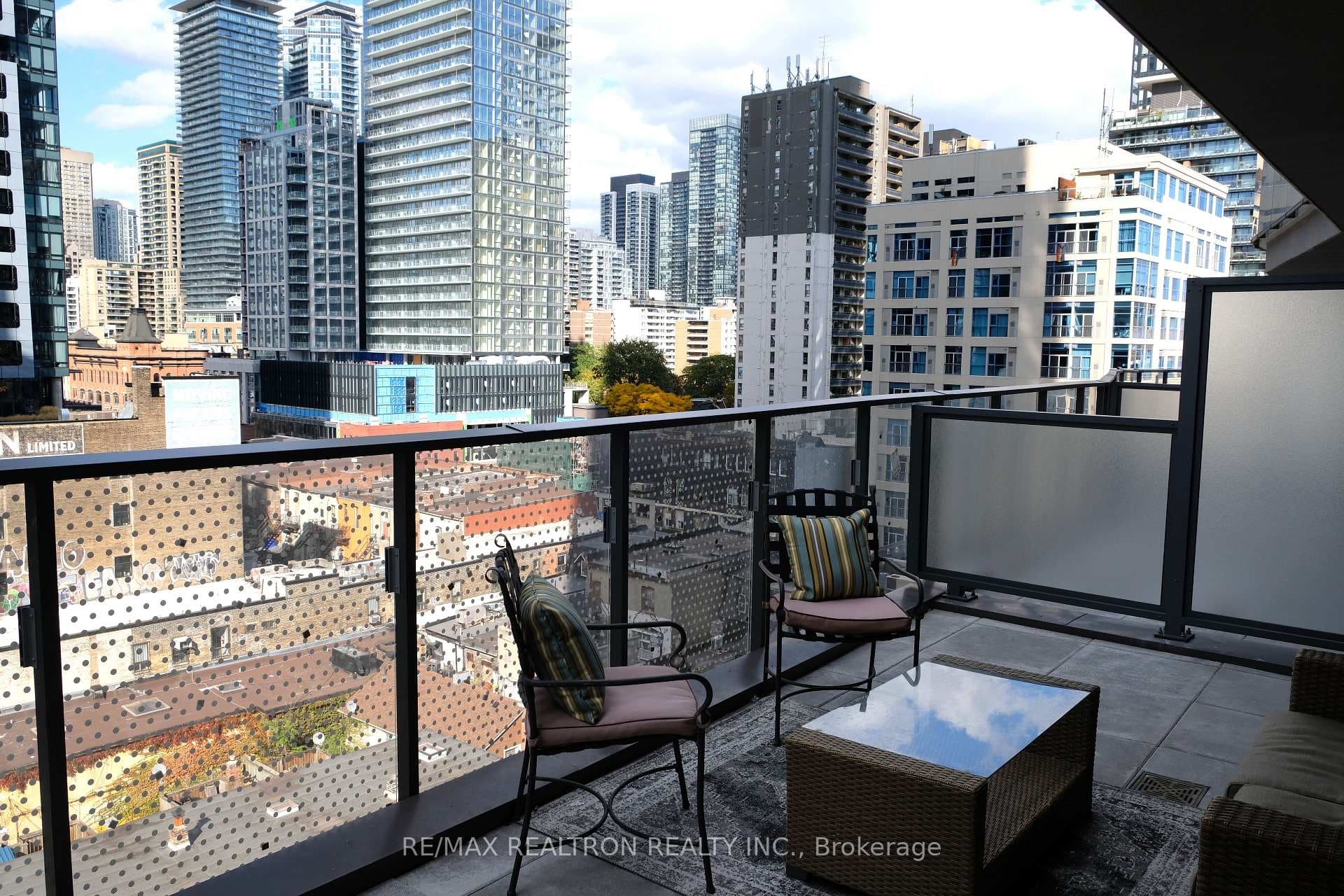 11 Wellesley Street Unit 613 photo 19