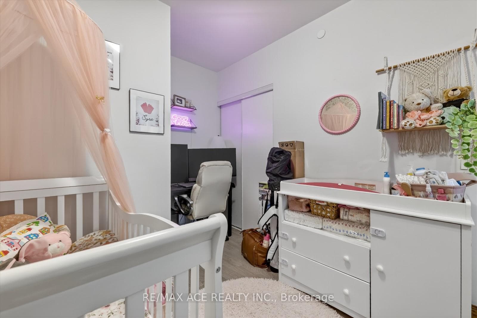 2550 Simcoe Street Unit 809 photo 18