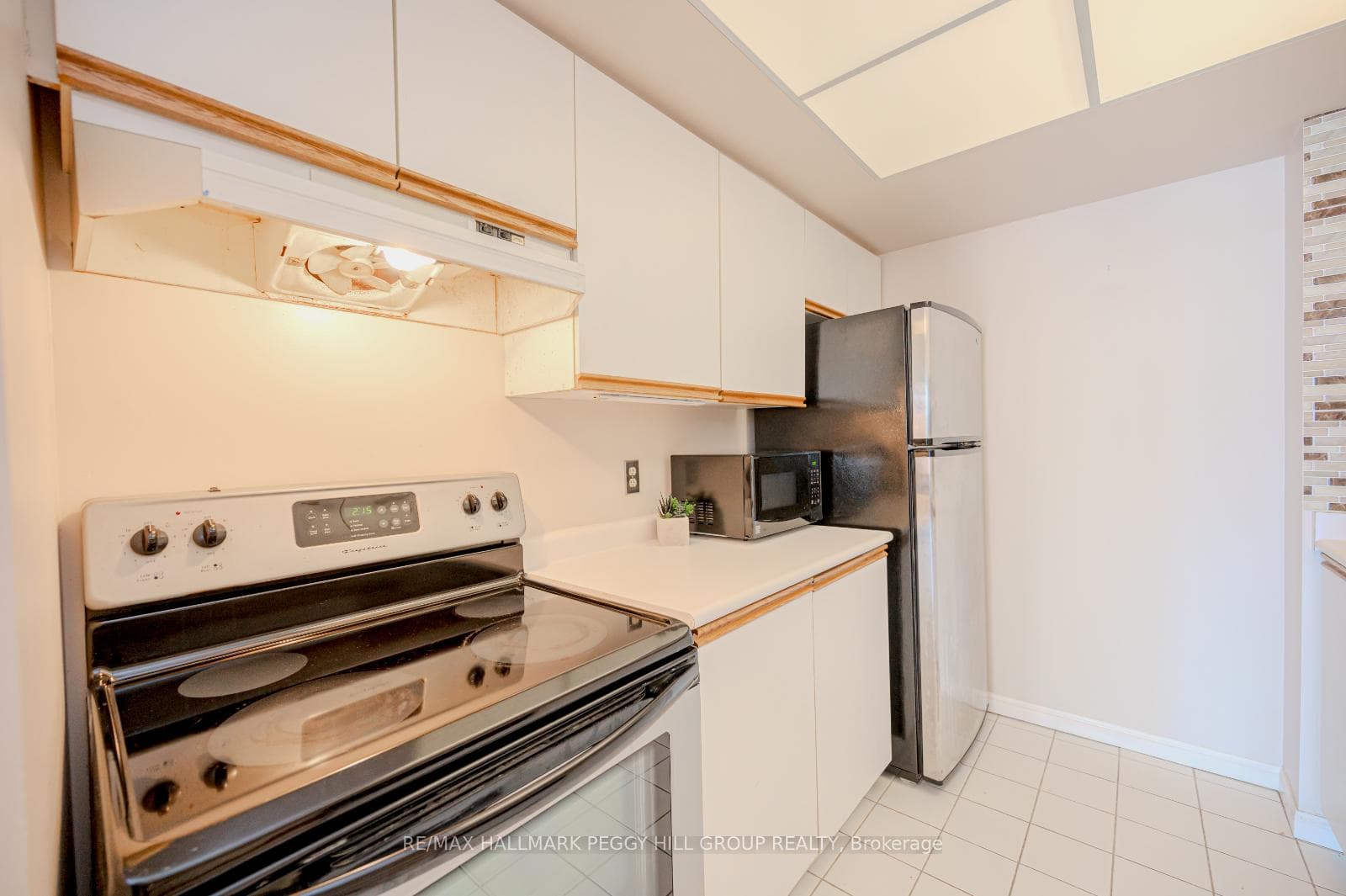 65 Ellen Street Unit 202 photo 4