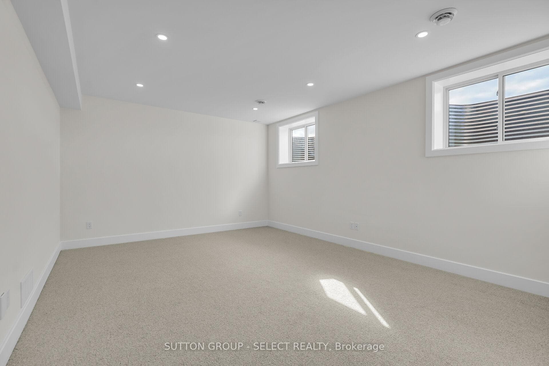 58 Briscoe Crescent photo 35