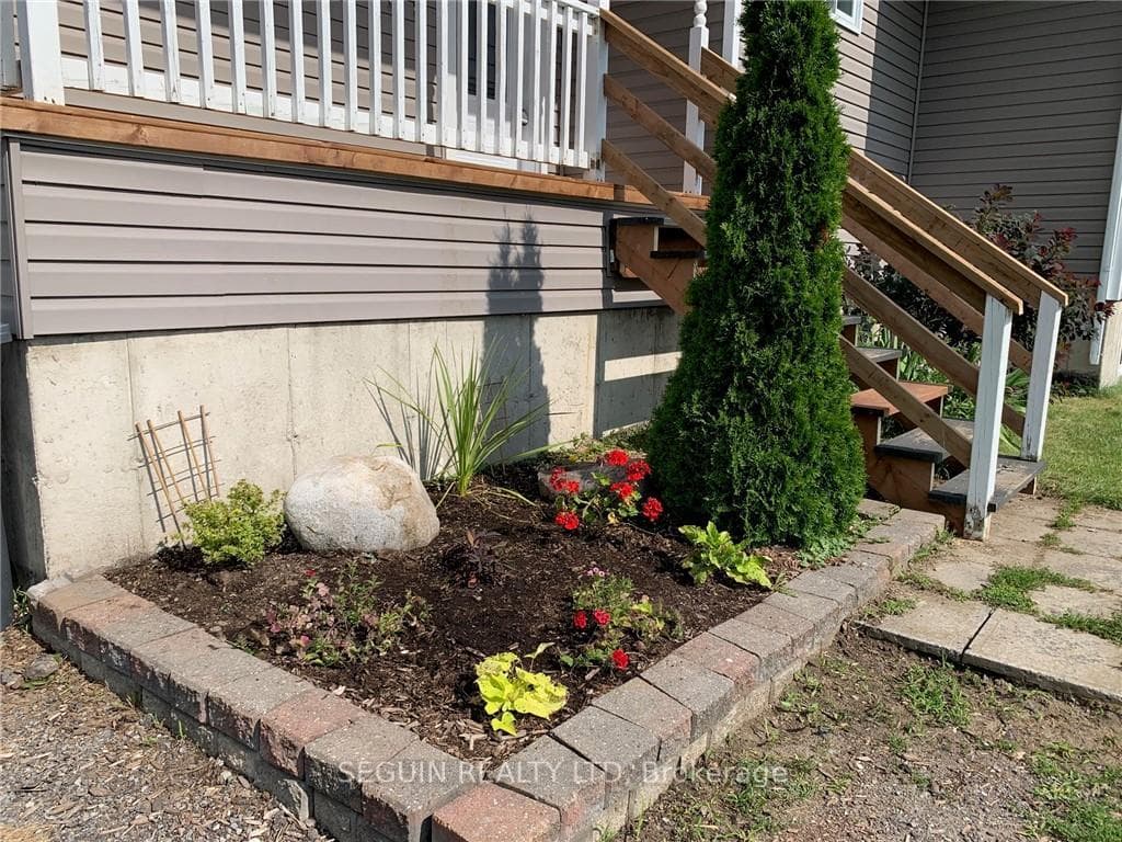 344 CHAMPLAIN Street photo 6