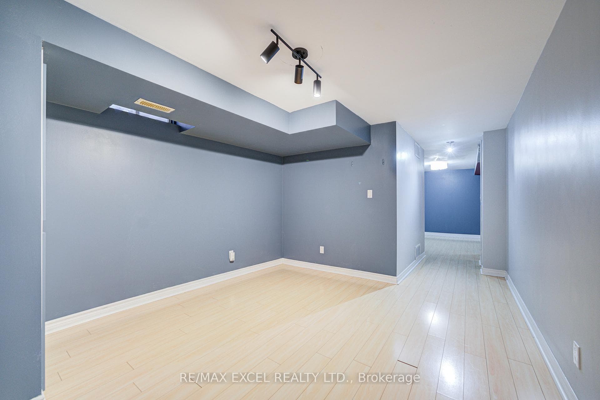 113 Brock Avenue photo 35