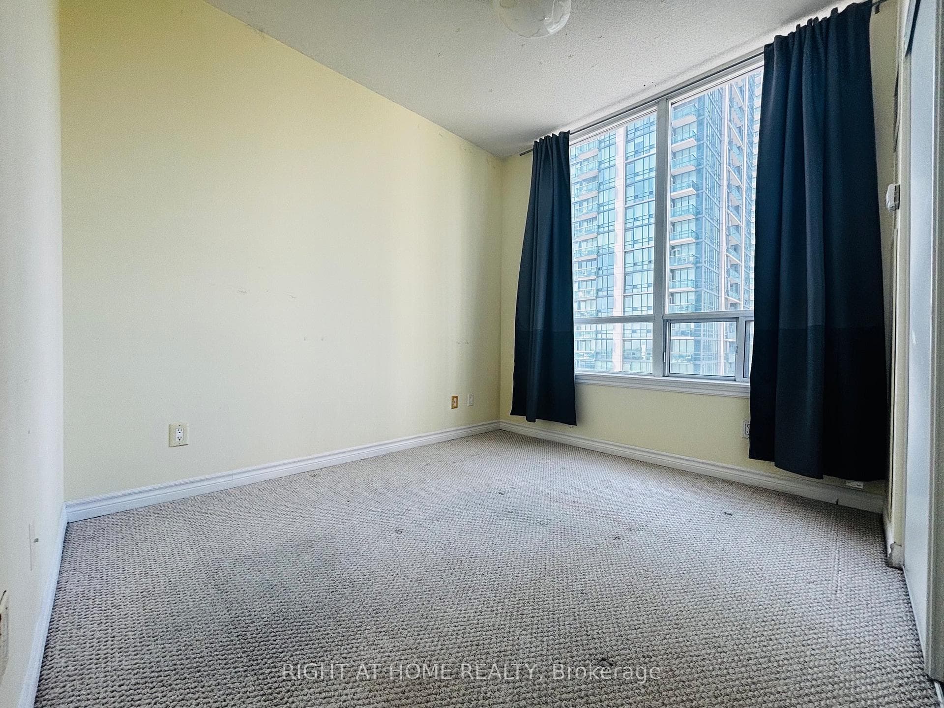 3504 Hurontario Street Unit 907 photo 18