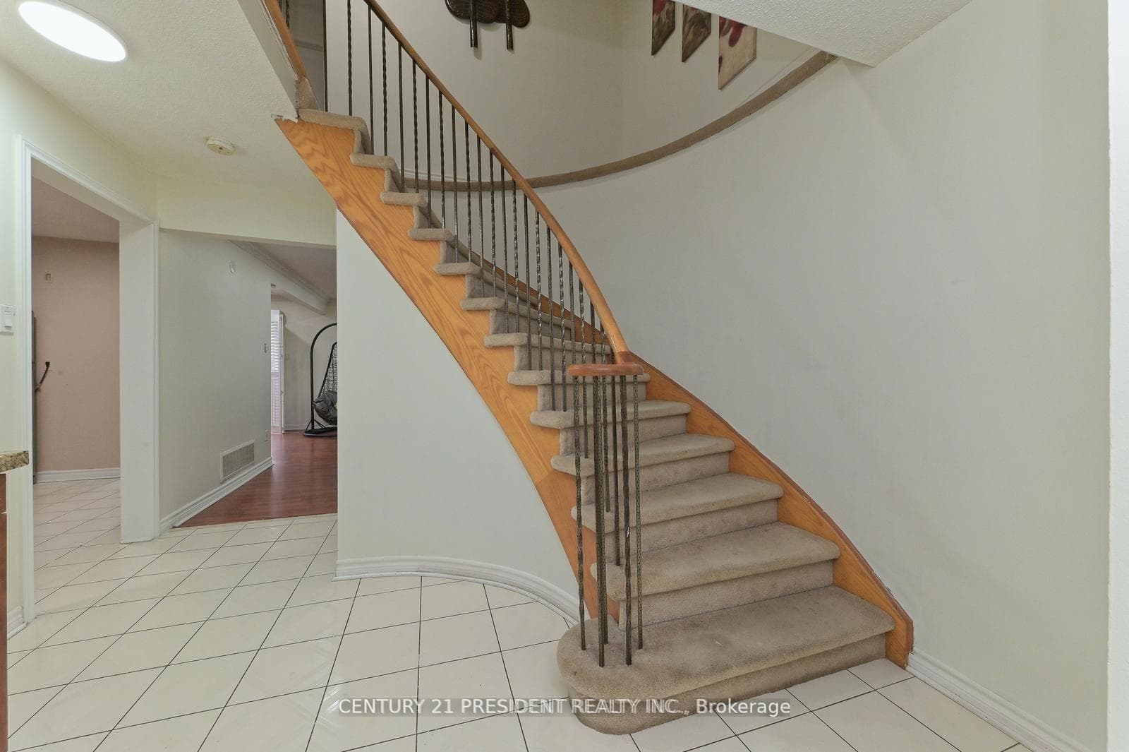 58 Bach Boulevard photo 24