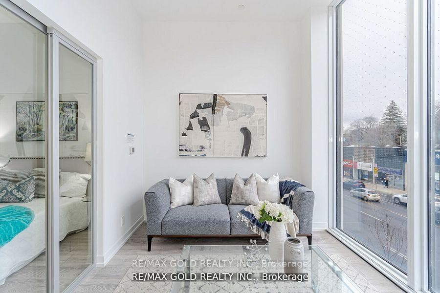 2020 Bathurst Street Unit 216 photo 14
