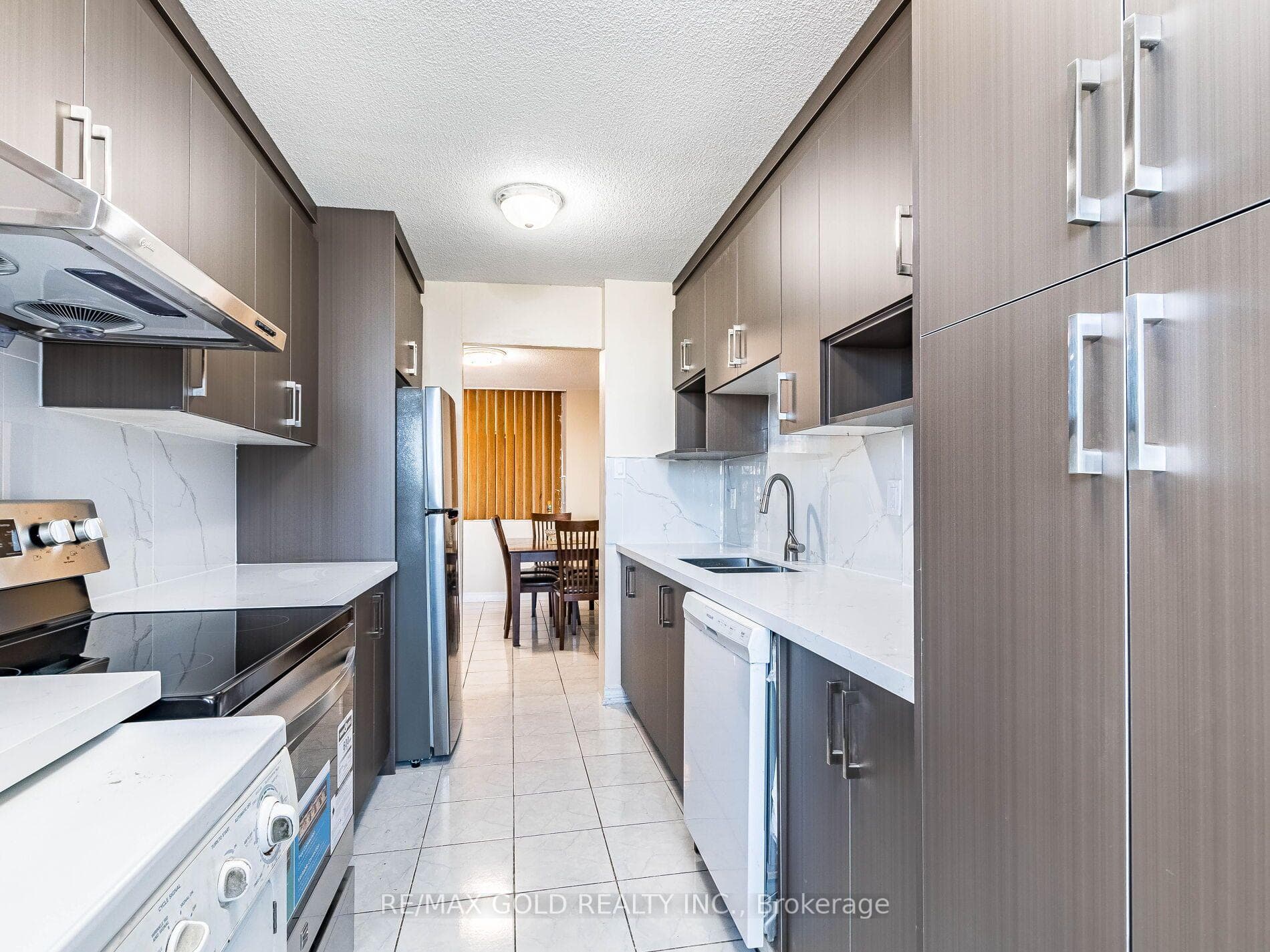 17 Knightsbridge Road Unit 1010 photo 23