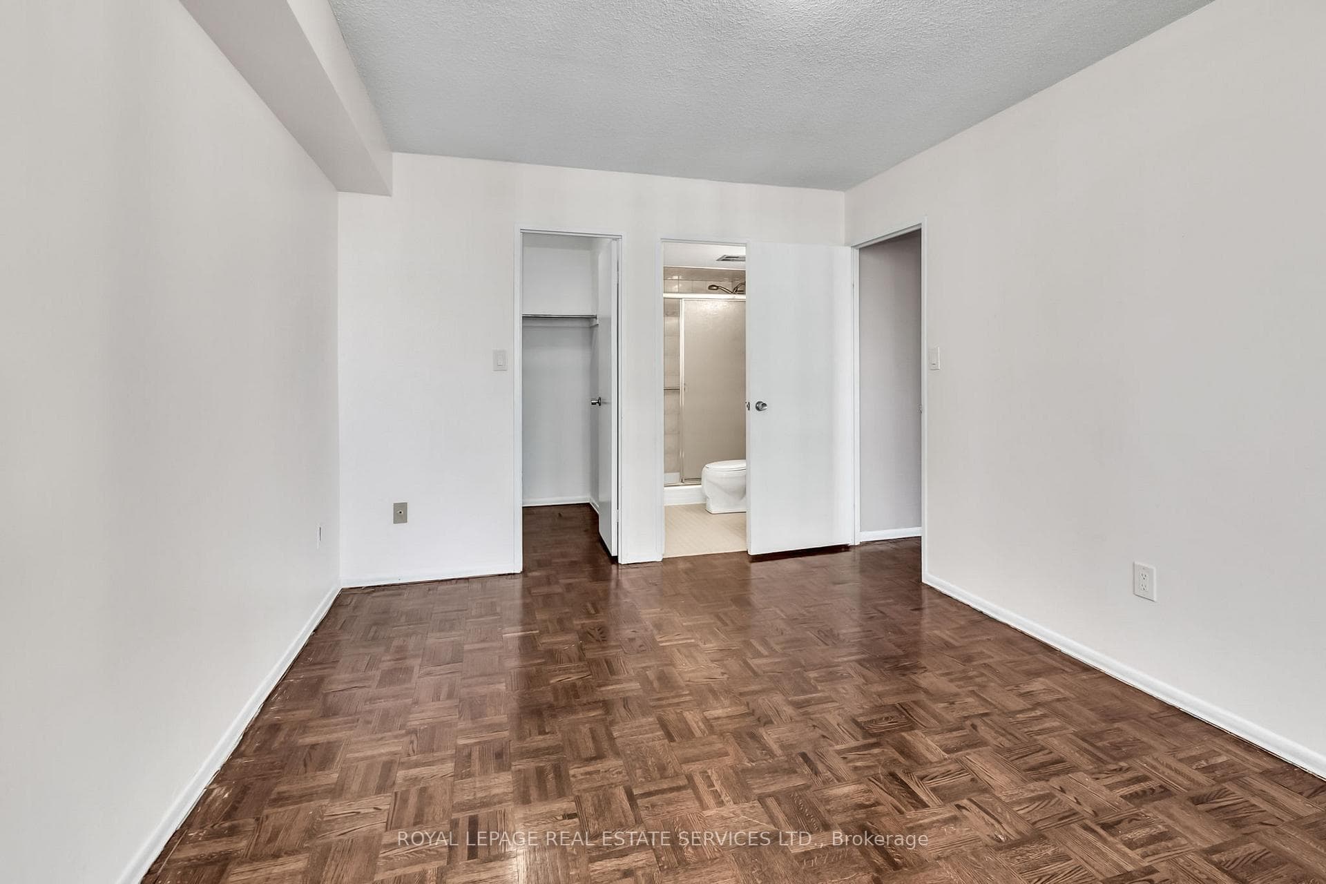 50 Quebec Avenue Unit 1607 photo 21