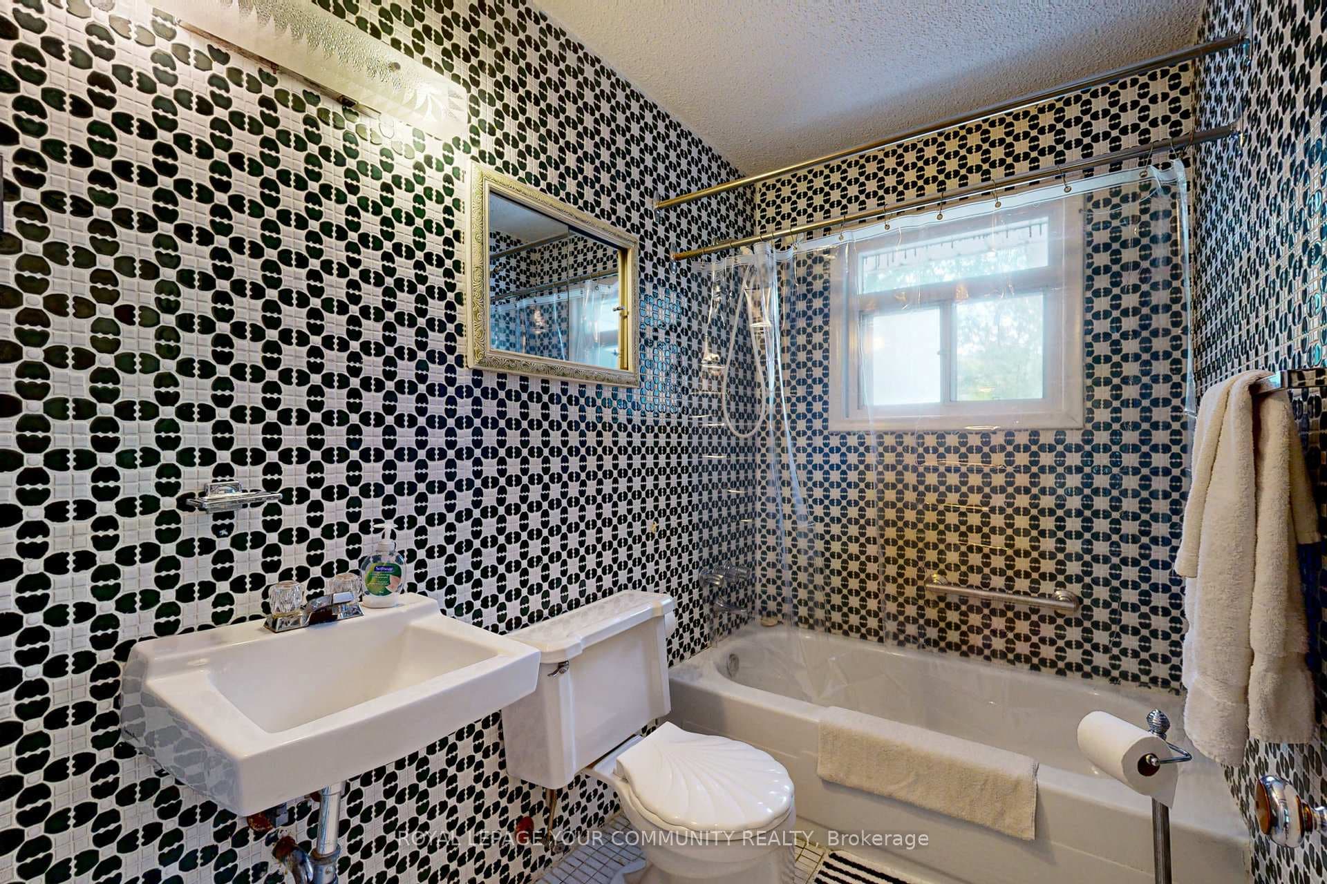 196 Pleasant Boulevard photo 20