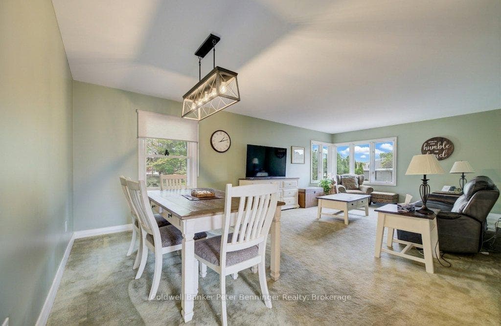 Living room/Dining room