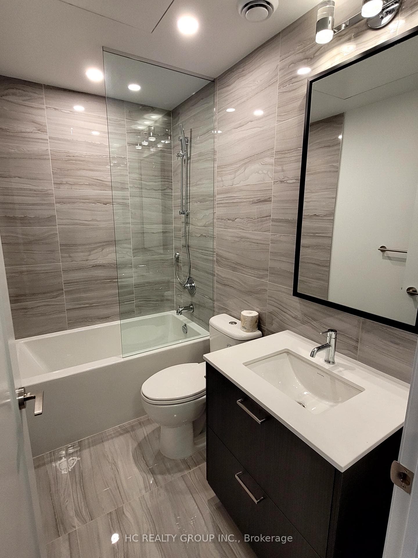 280 Howland Avenue Unit 401 photo 13