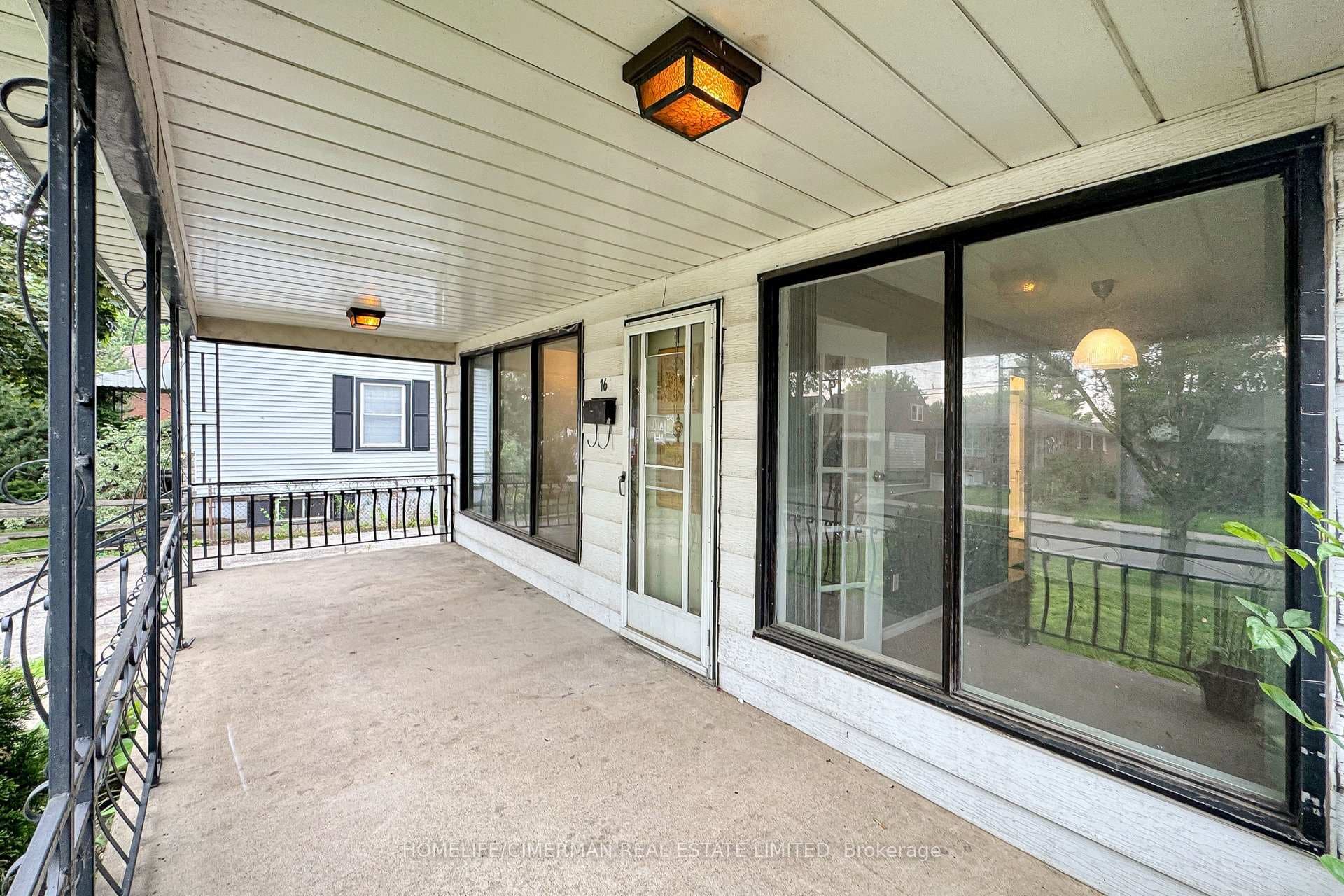 166 Normanhurst Avenue photo 3