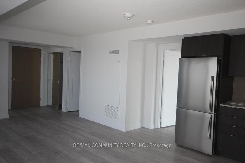 225 Village Green Square Unit 2203 photo 17