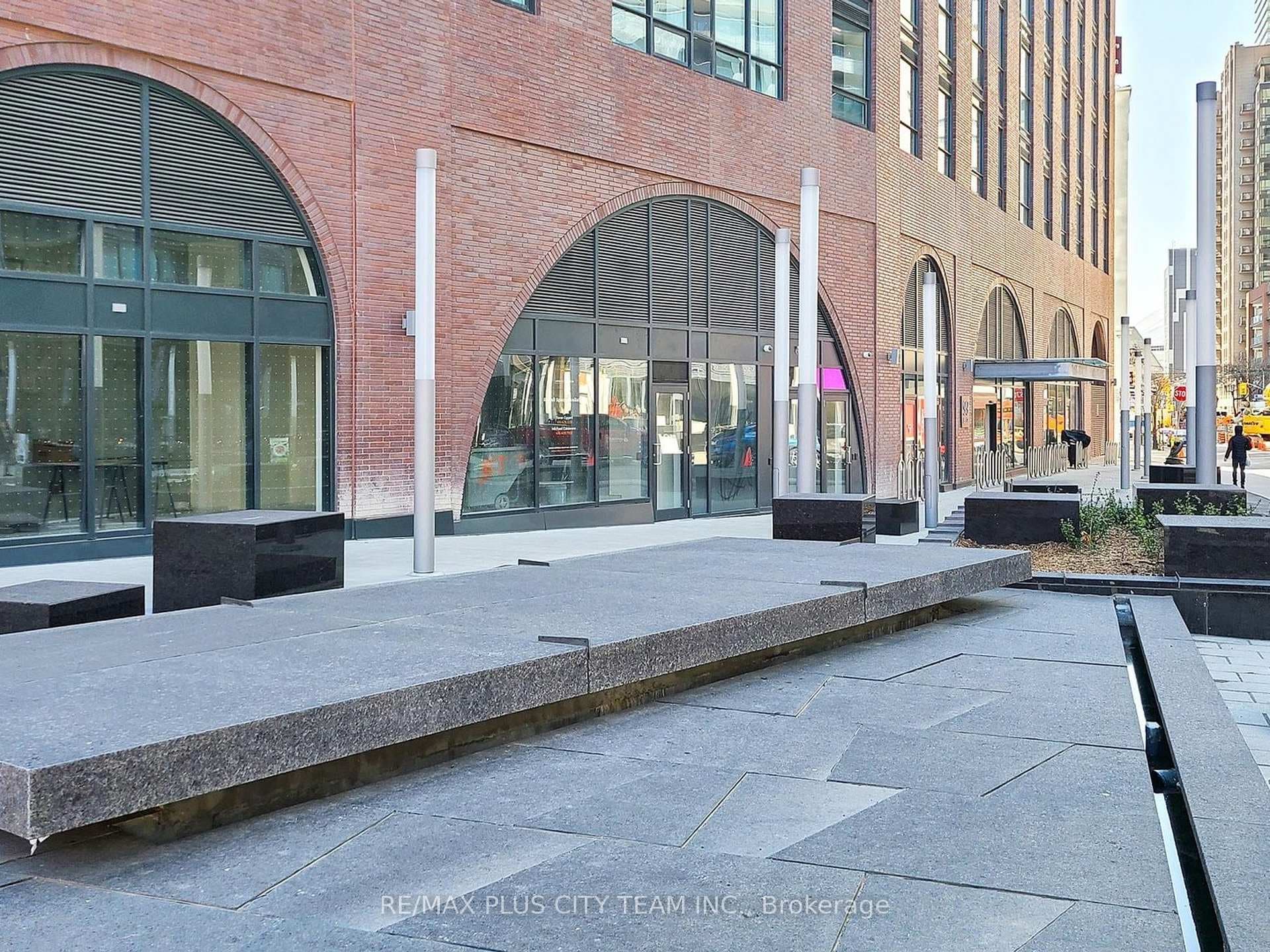99 John Street Unit 2002 photo 18