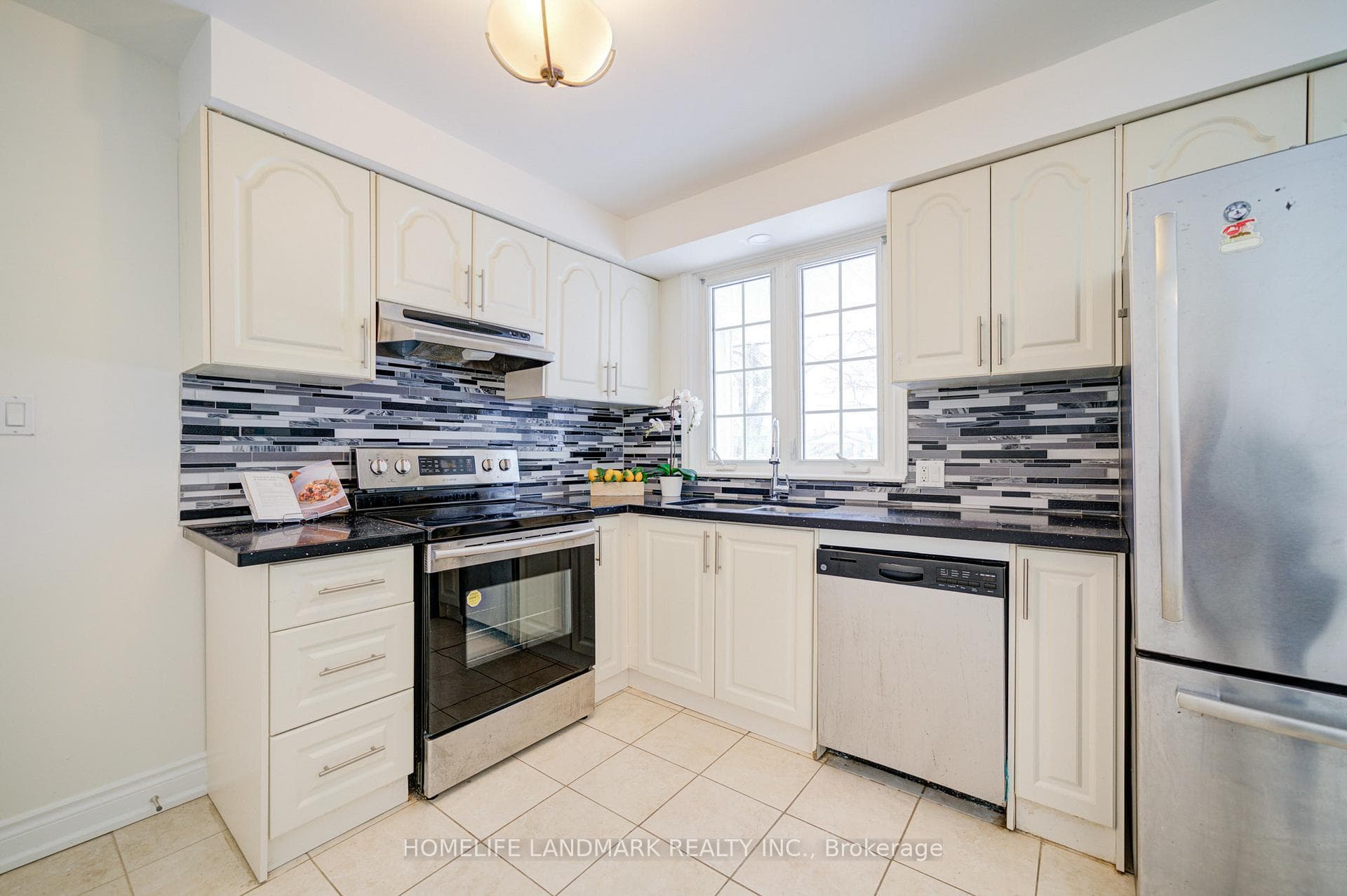1323 Fundy Court photo 13