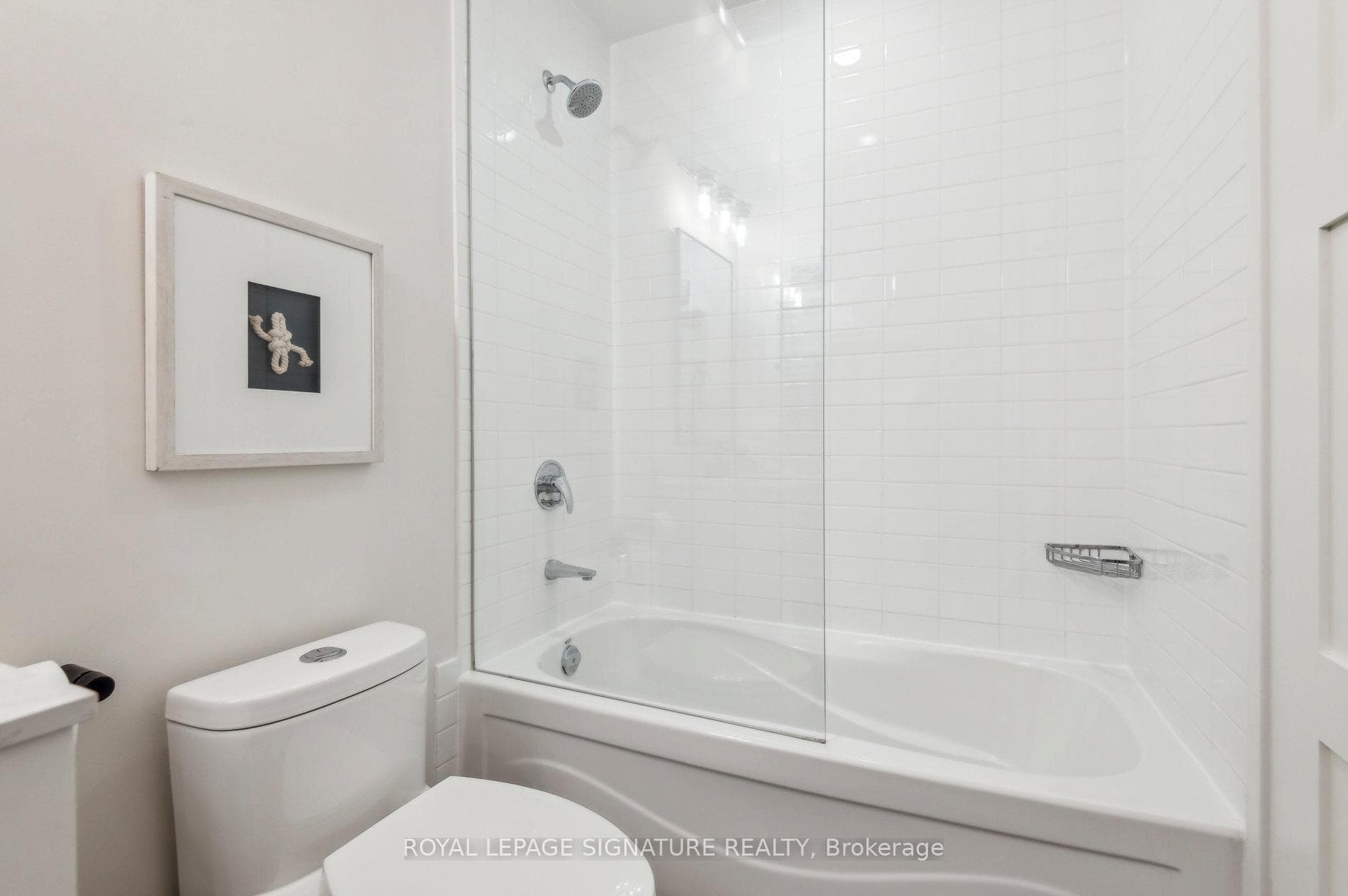 201 Carlaw Avenue Unit 702 photo 32