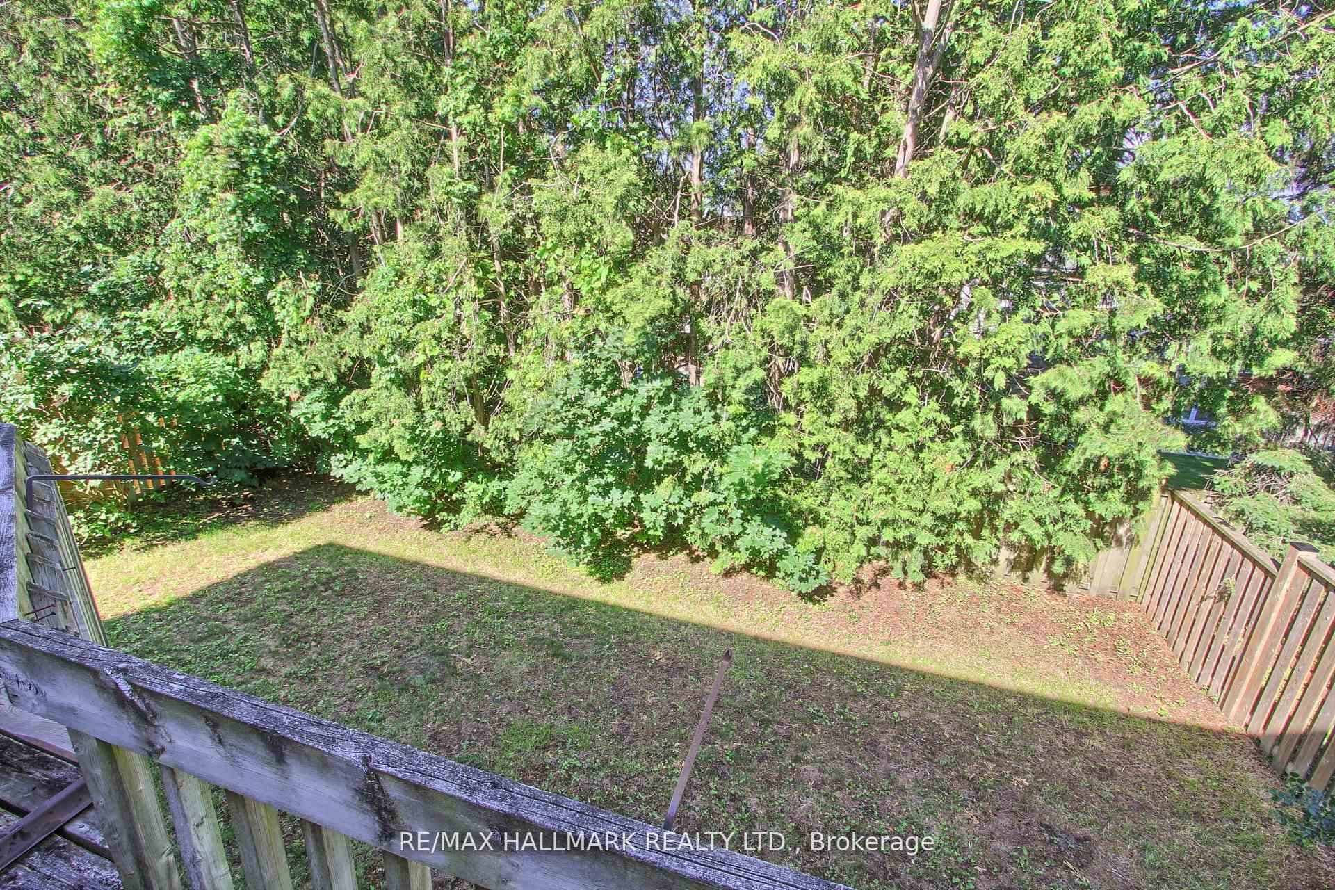 865 Arnold Crescent photo 45