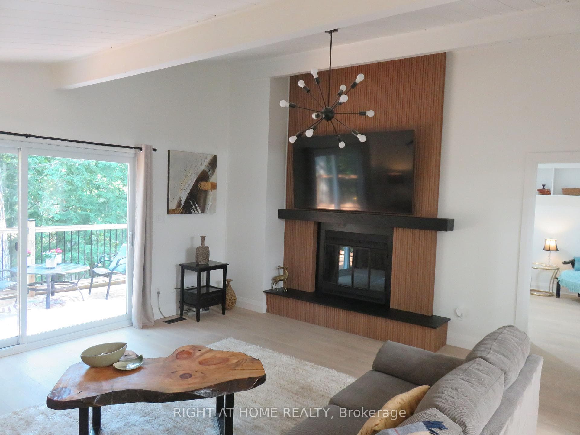 7459 Island Crescent photo 12