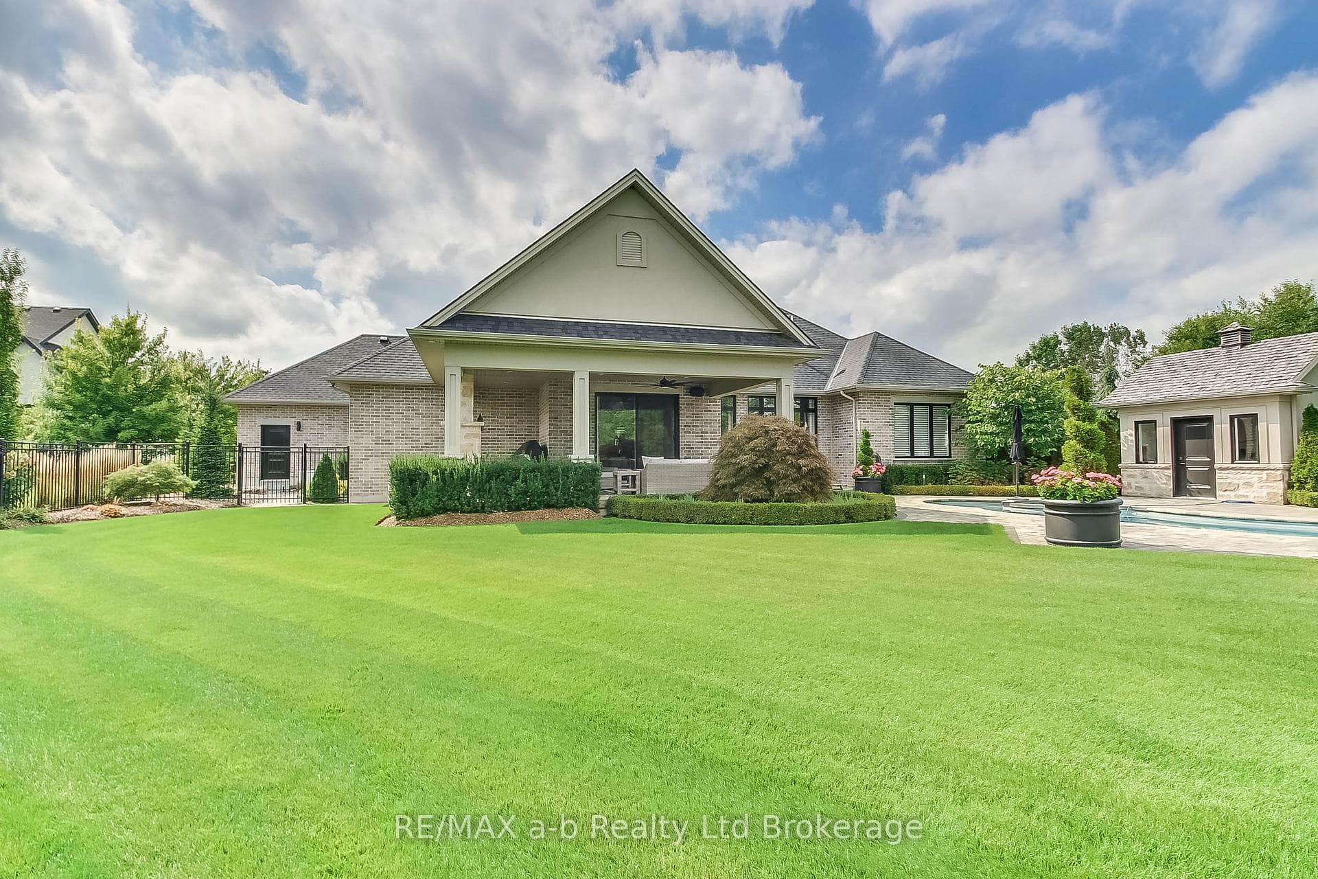 27 Otterview Drive photo 4
