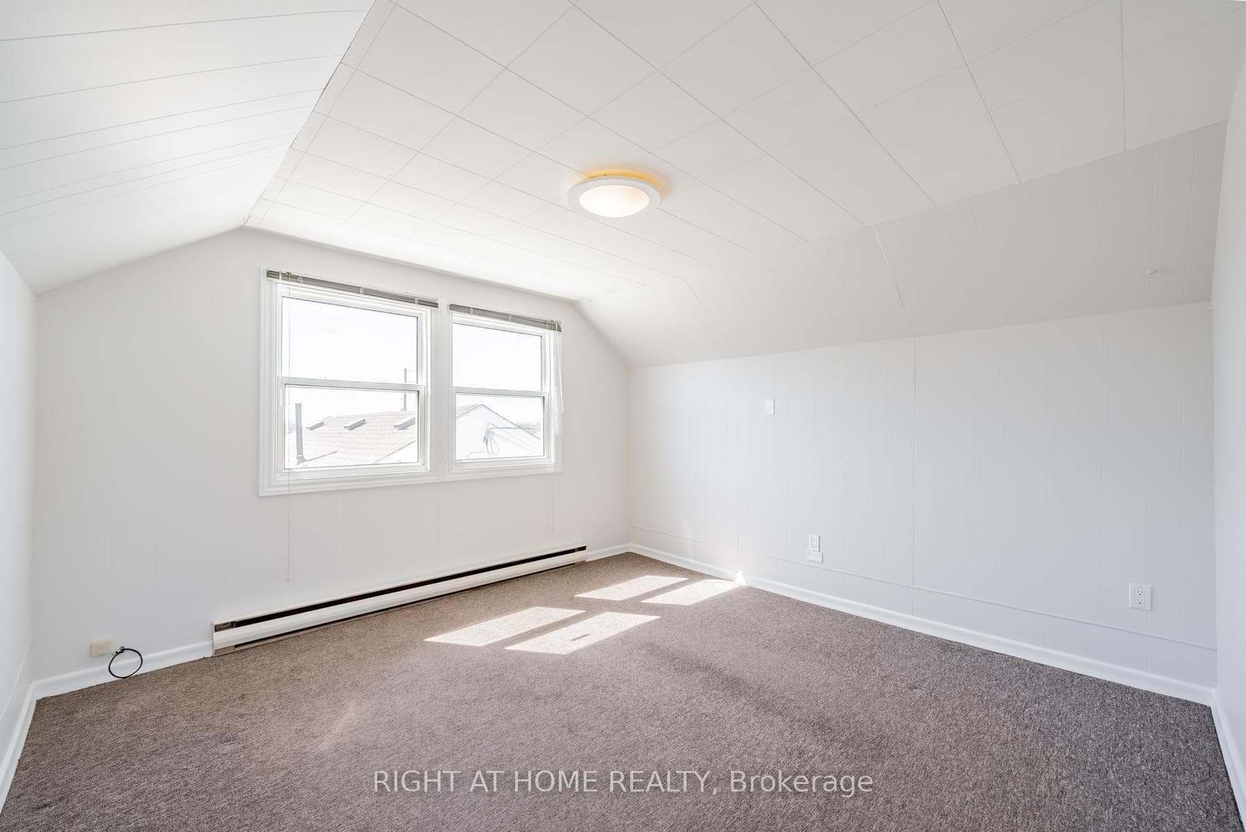 271 Drew Street photo 19