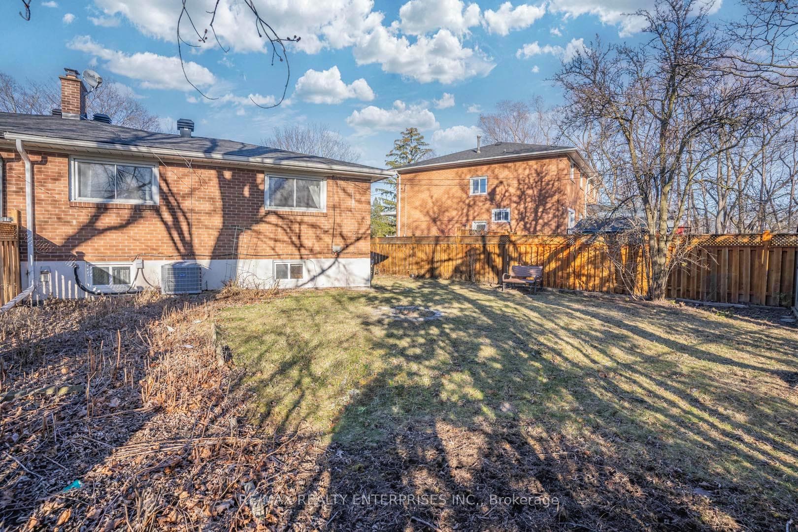 1085 Kingsholm Drive photo 27