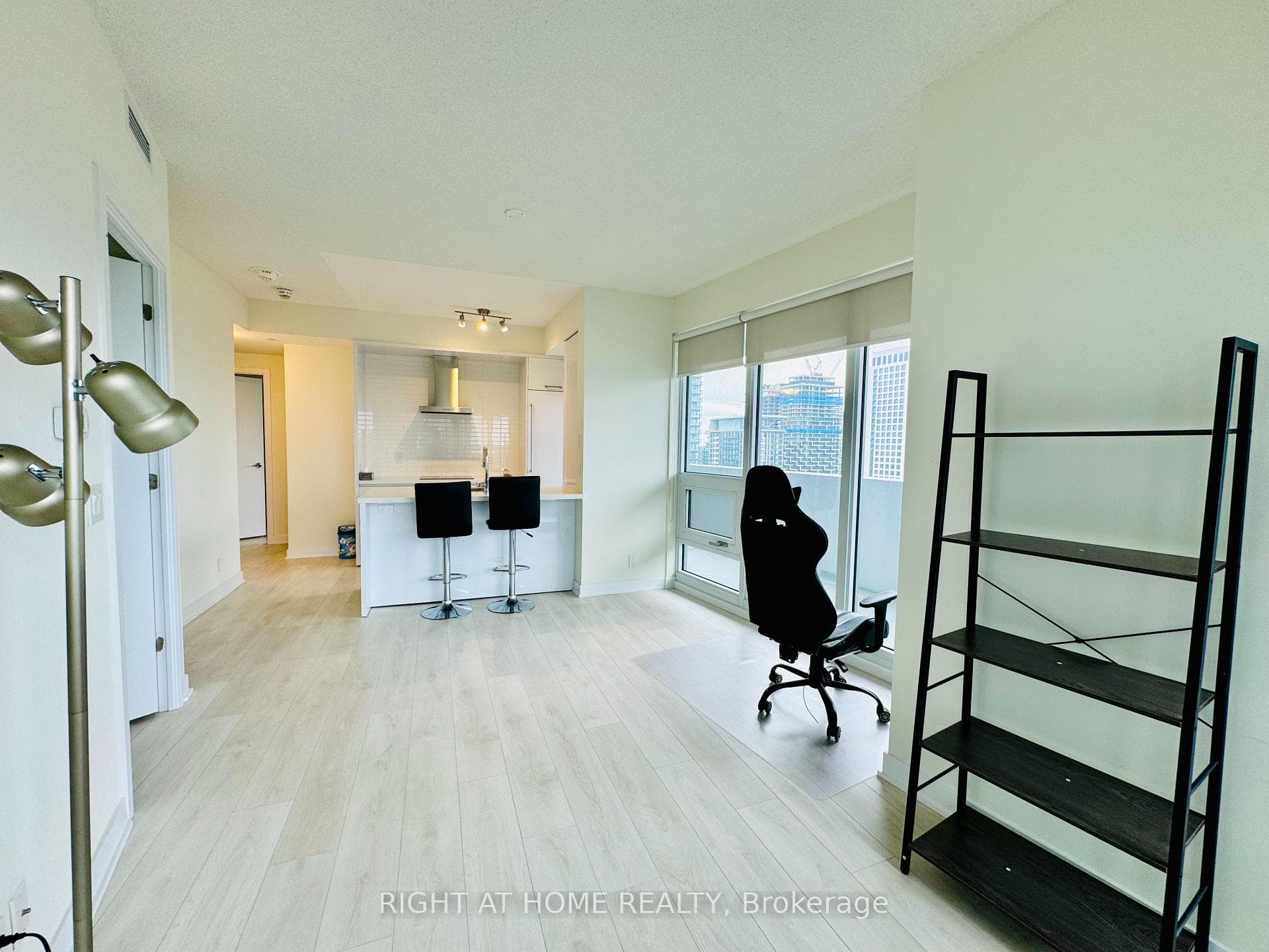 2221 Yonge Street Unit 2503 photo 5