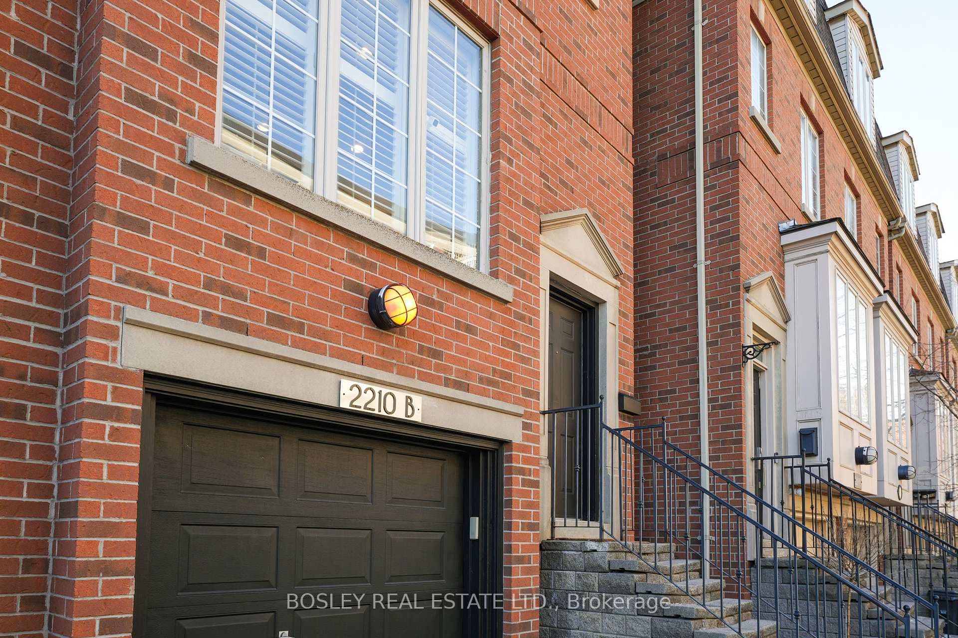 2210B Gerrard Street photo 26