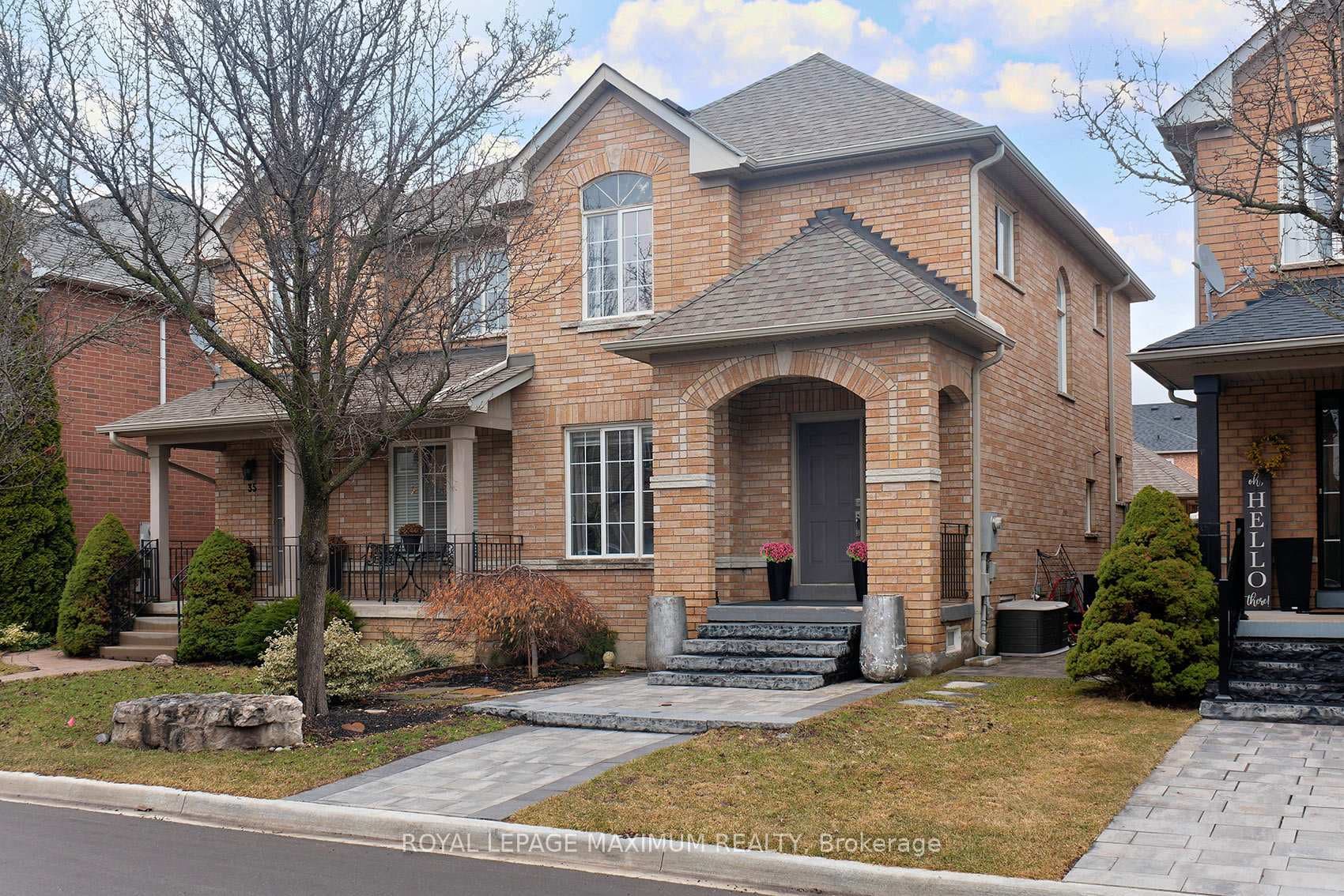 33 La Neve Avenue photo 1