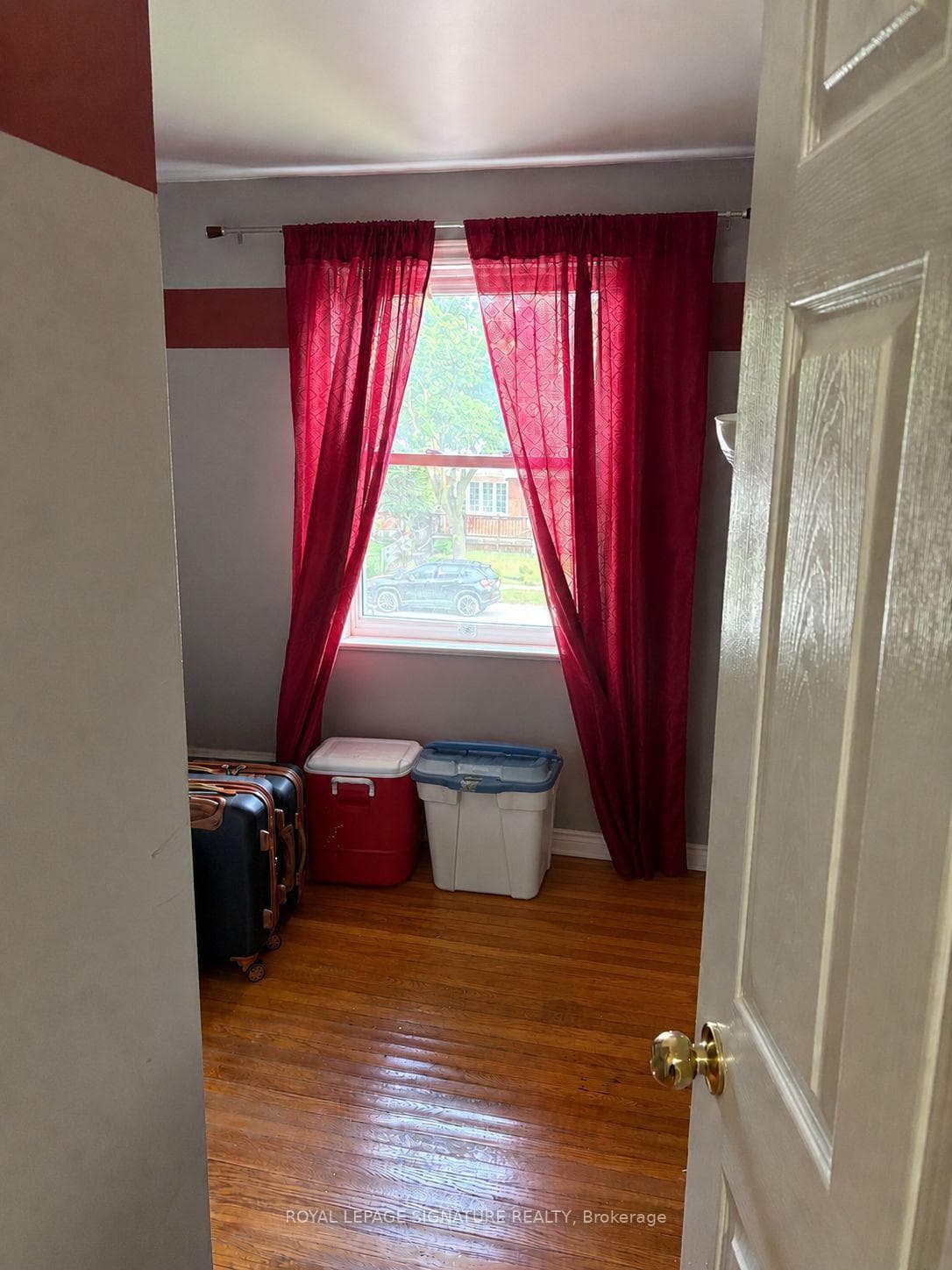 137 Madoc Drive photo 18