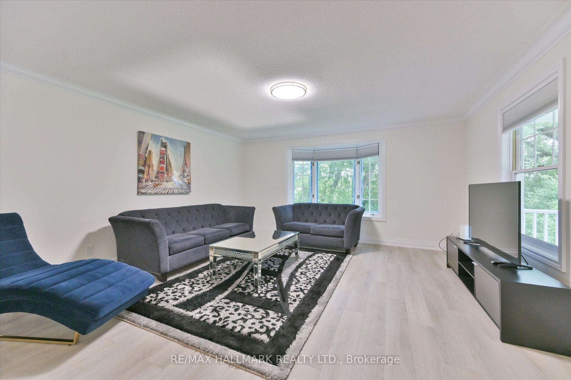 13918 Leslie Street photo 8