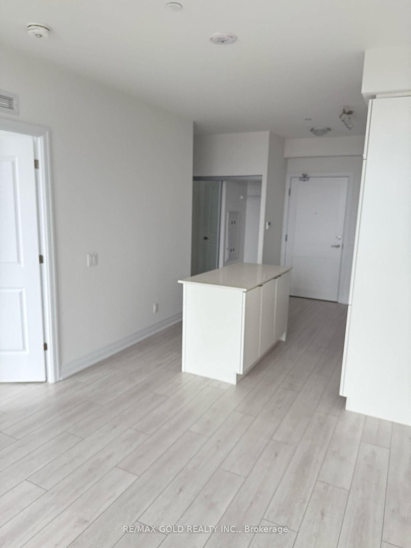 30 Elm Drive Unit 3903 photo 7